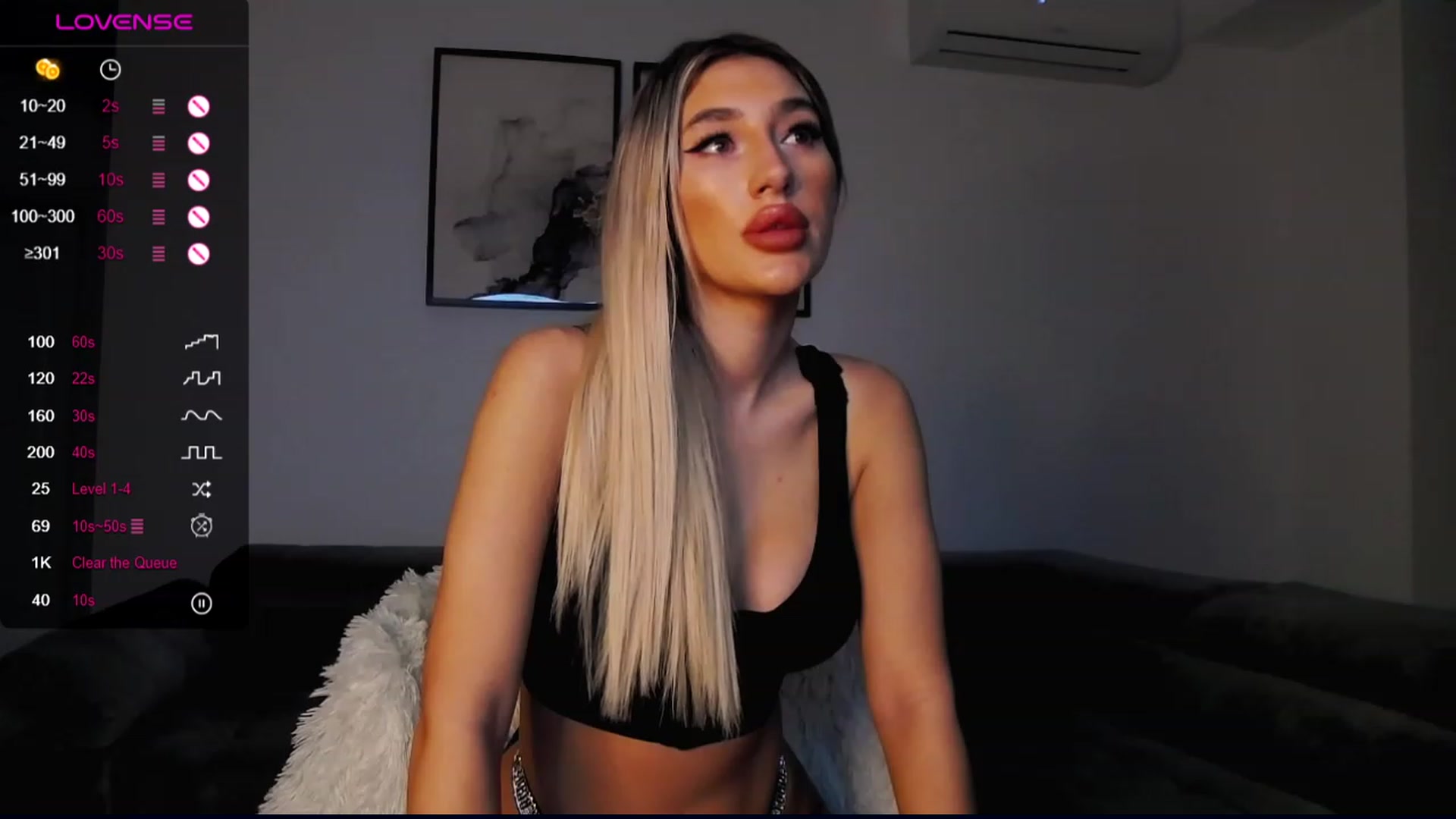 Gallery image thumbnail from Sieraskye's myfreecams stream on, 10/16/2023, 21:22 image 9 of 20