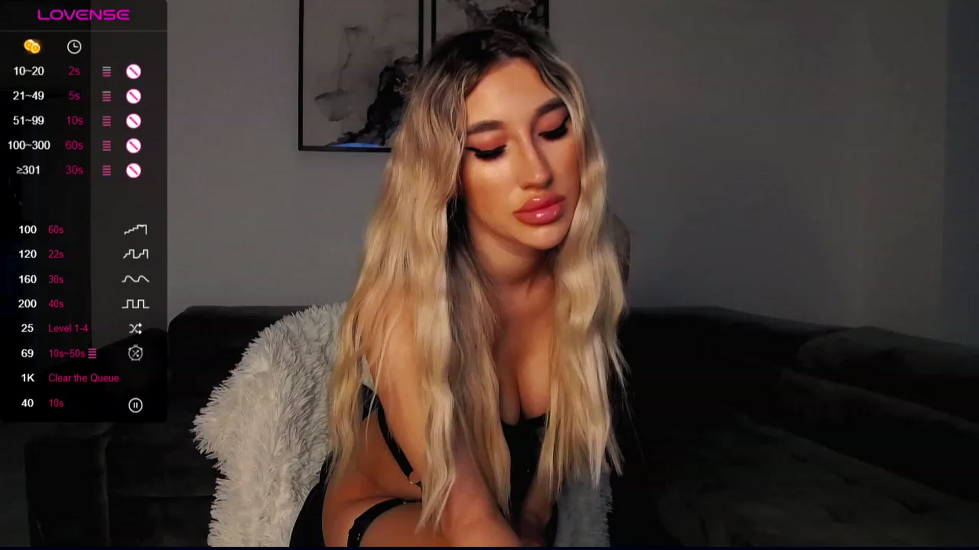 Gallery image thumbnail from Sieraskye's myfreecams stream on, 10/19/2023, 15:21 image 8 of 20