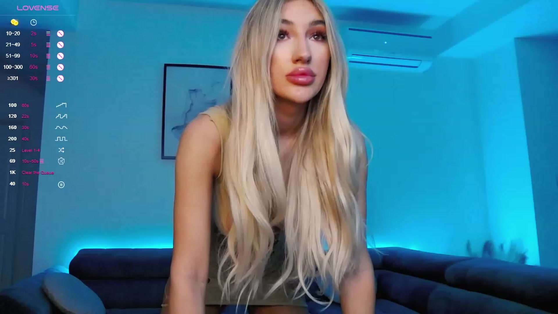 Gallery image thumbnail from Sieraskye's myfreecams stream on, 12/10/2023, 15:22 image 1 of 20