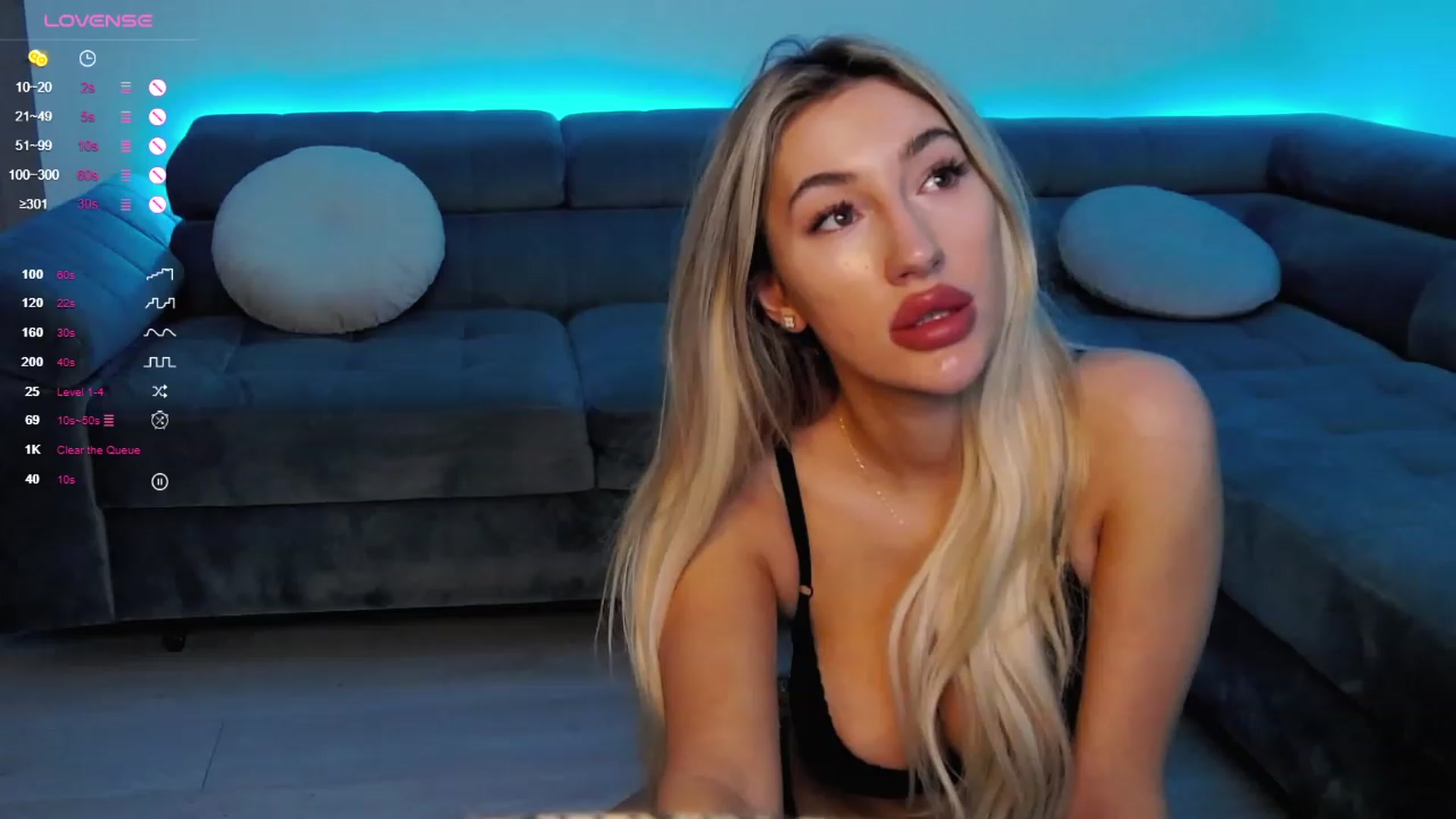 Gallery image thumbnail from Sieraskye's myfreecams stream on, 12/11/2023, 17:29 image 2 of 20