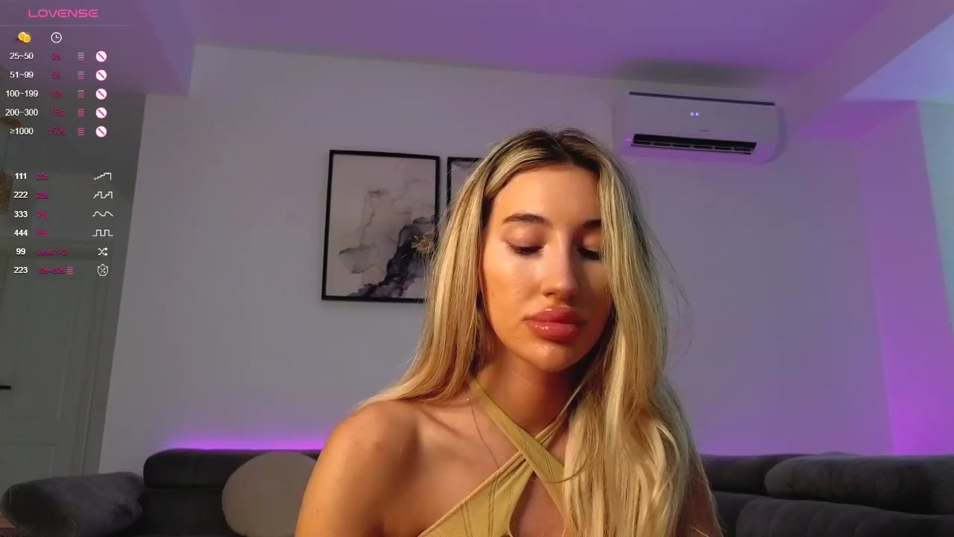 Gallery image thumbnail from Sieraskye's myfreecams stream on, 06/16/2024, 14:38 image 16 of 20