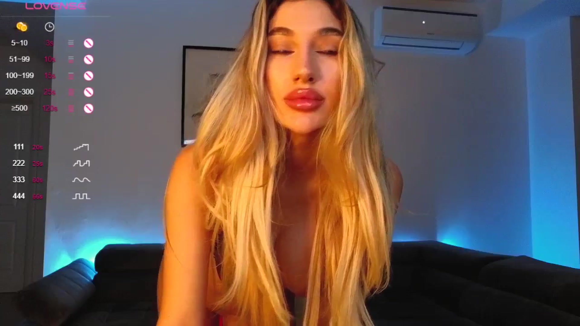 Gallery image thumbnail from Sieraskye's myfreecams stream on, 10/18/2024, 18:37 image 10 of 20