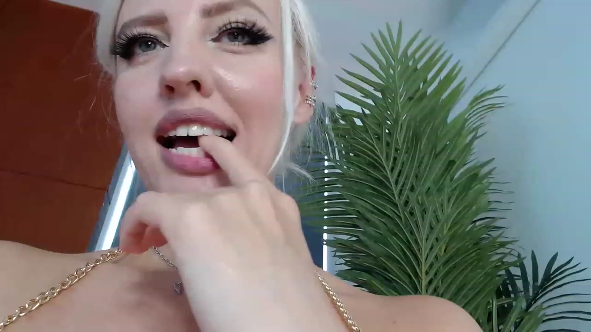 Gallery image thumbnail from SigalBlonde's myfreecams stream on, 12/09/2022, 07:44 image 18 of 20