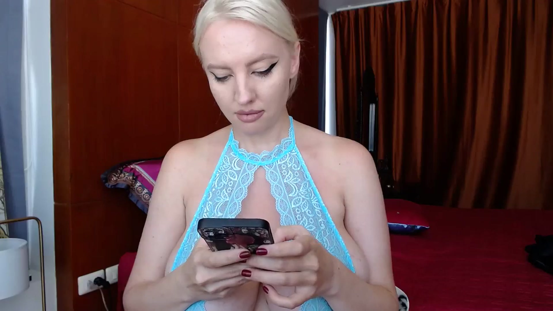 Gallery image thumbnail from SigalBlonde's myfreecams stream on, 02/22/2024, 08:47 image 9 of 20
