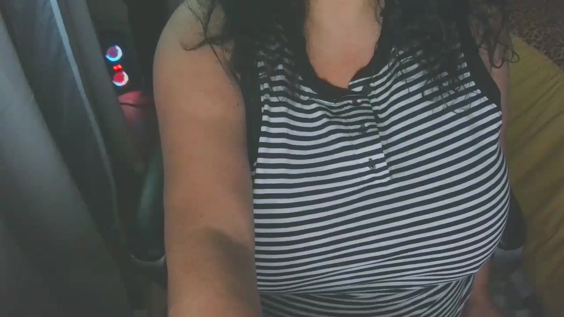 Gallery image thumbnail from SignorinaVoss's myfreecams stream on, 05/05/2024, 18:06 image 18 of 20