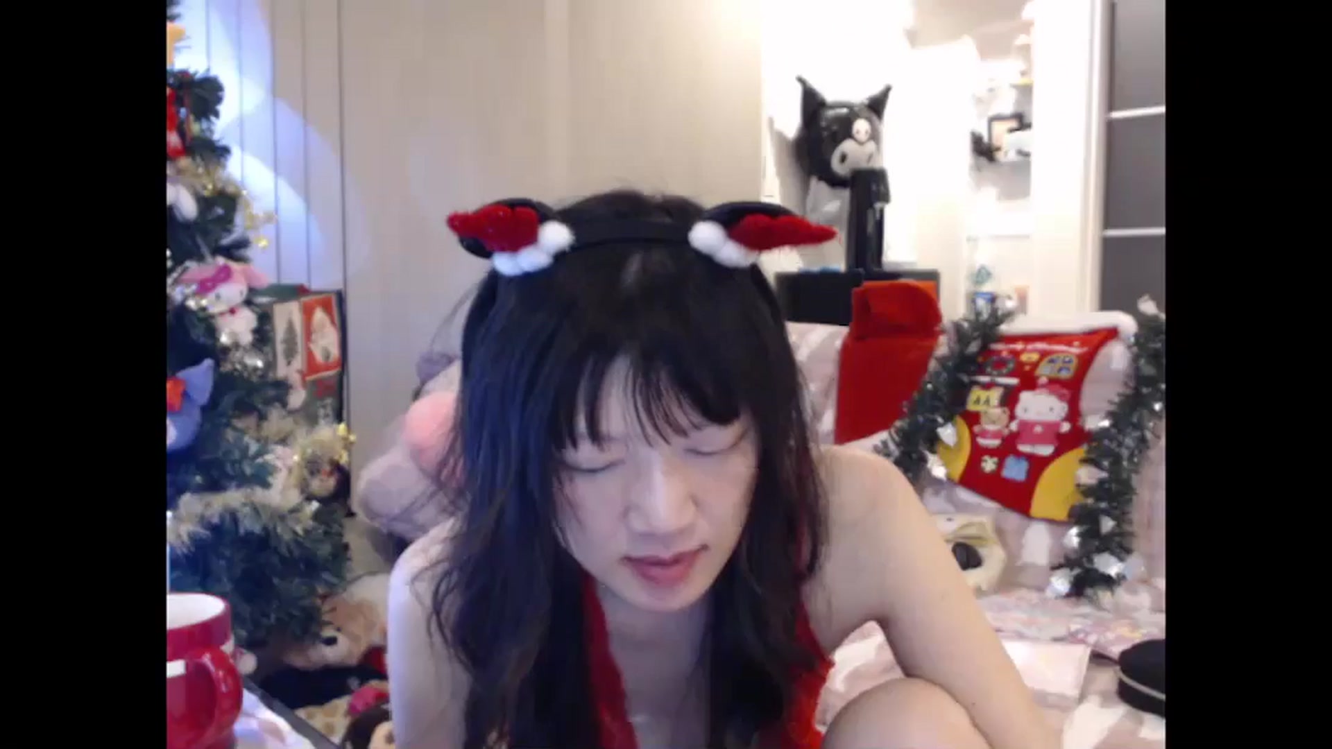Gallery image thumbnail from SilViAjpn's myfreecams stream on, 12/25/2025, 13:16 image 18 of 20