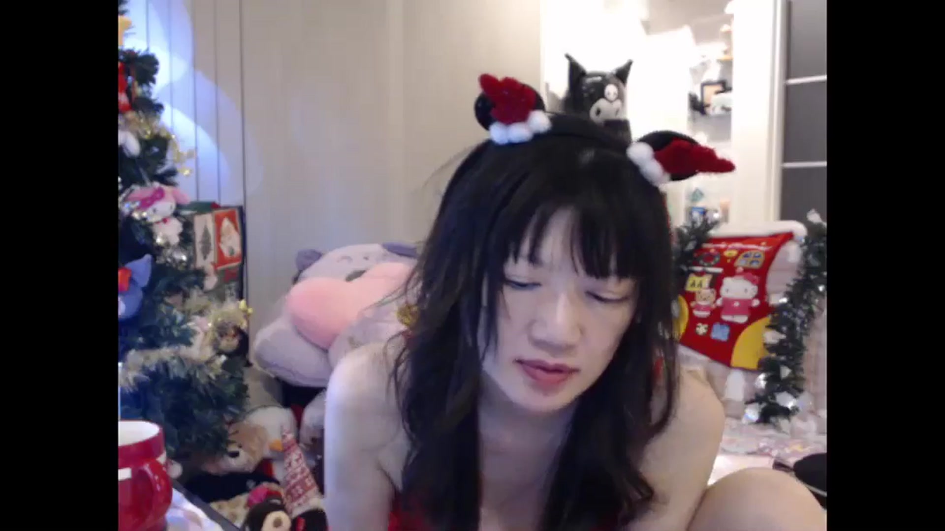 Gallery image thumbnail from SilViAjpn's myfreecams stream on, 12/25/2025, 13:16 image 17 of 20