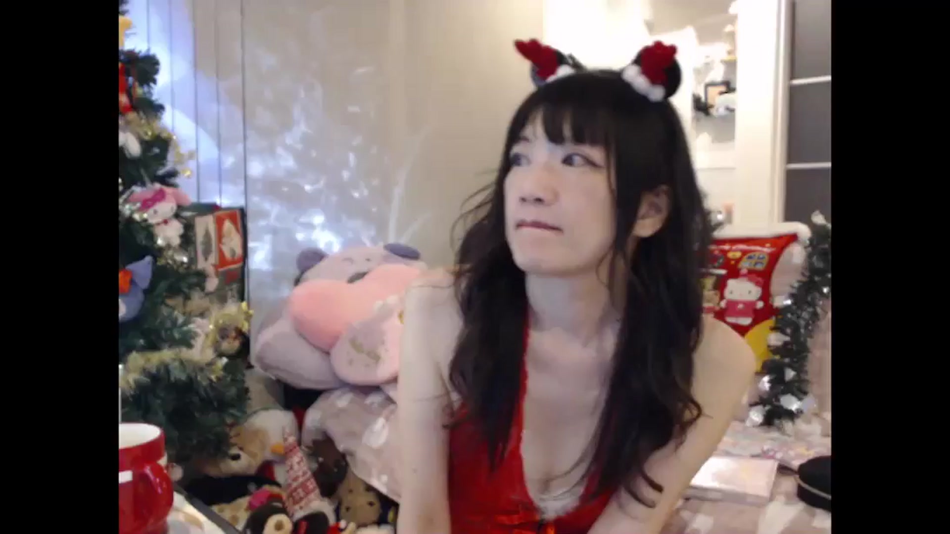 Gallery image thumbnail from SilViAjpn's myfreecams stream on, 12/25/2025, 13:16 image 15 of 20