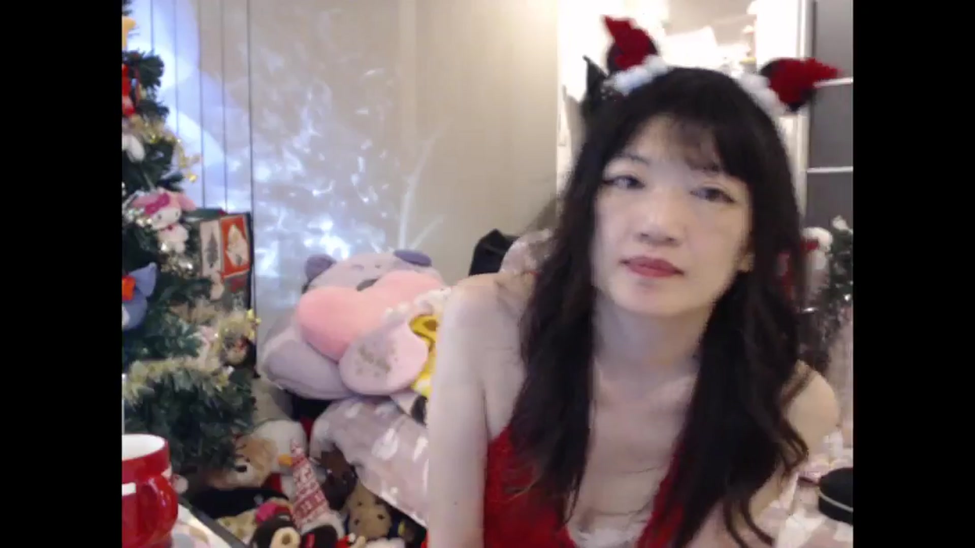 Gallery image thumbnail from SilViAjpn's myfreecams stream on, 12/25/2025, 13:16 image 14 of 20