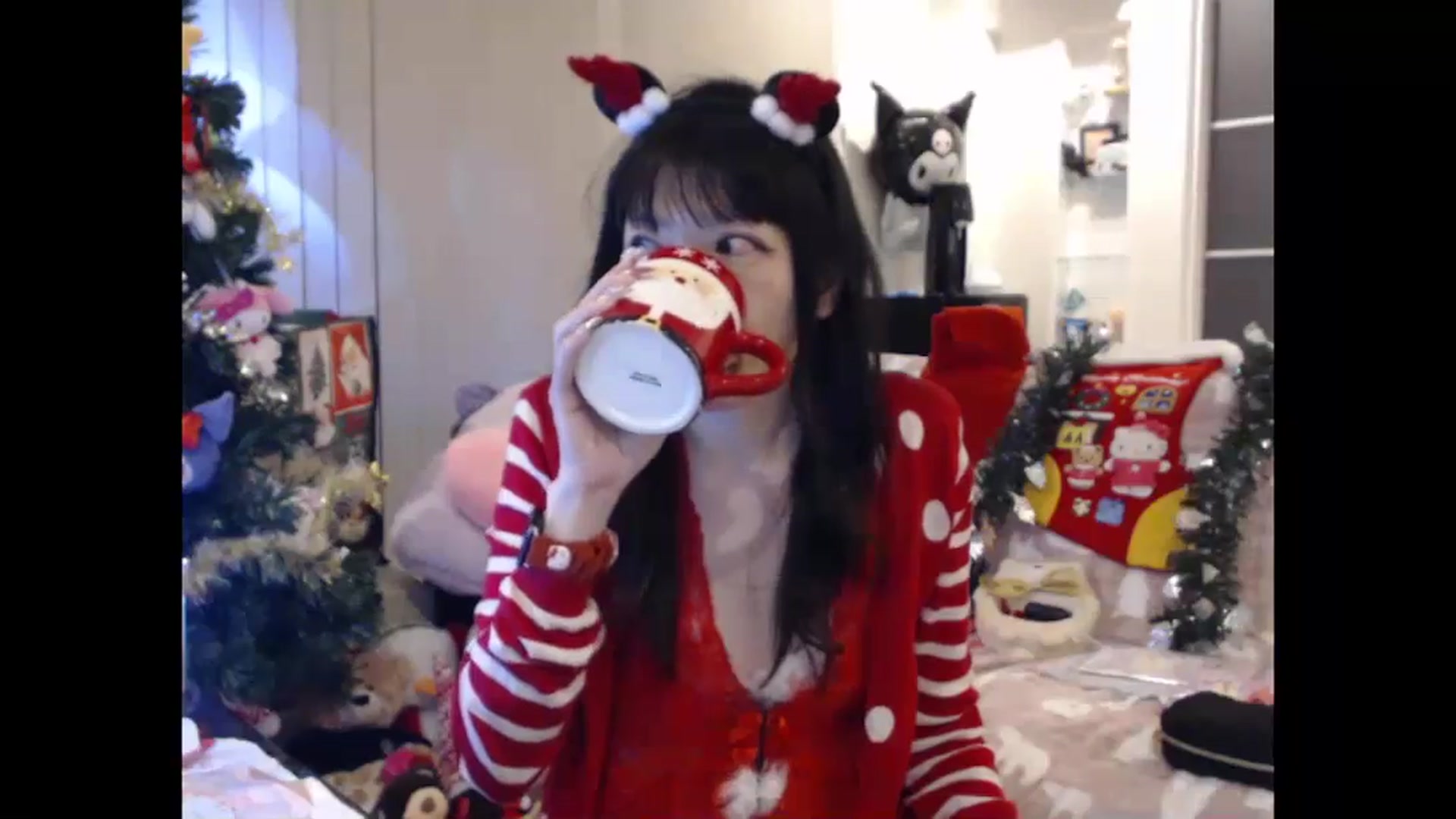 Gallery image thumbnail from SilViAjpn's myfreecams stream on, 12/25/2025, 13:16 image 3 of 20