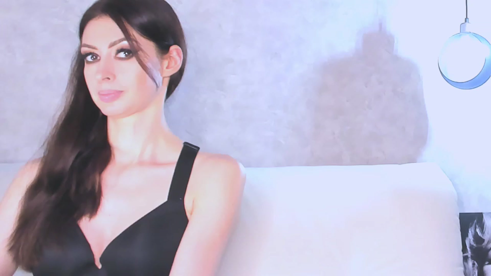Gallery image thumbnail from SilenceIsSexy's myfreecams stream on, 01/03/2023, 01:50 image 17 of 20