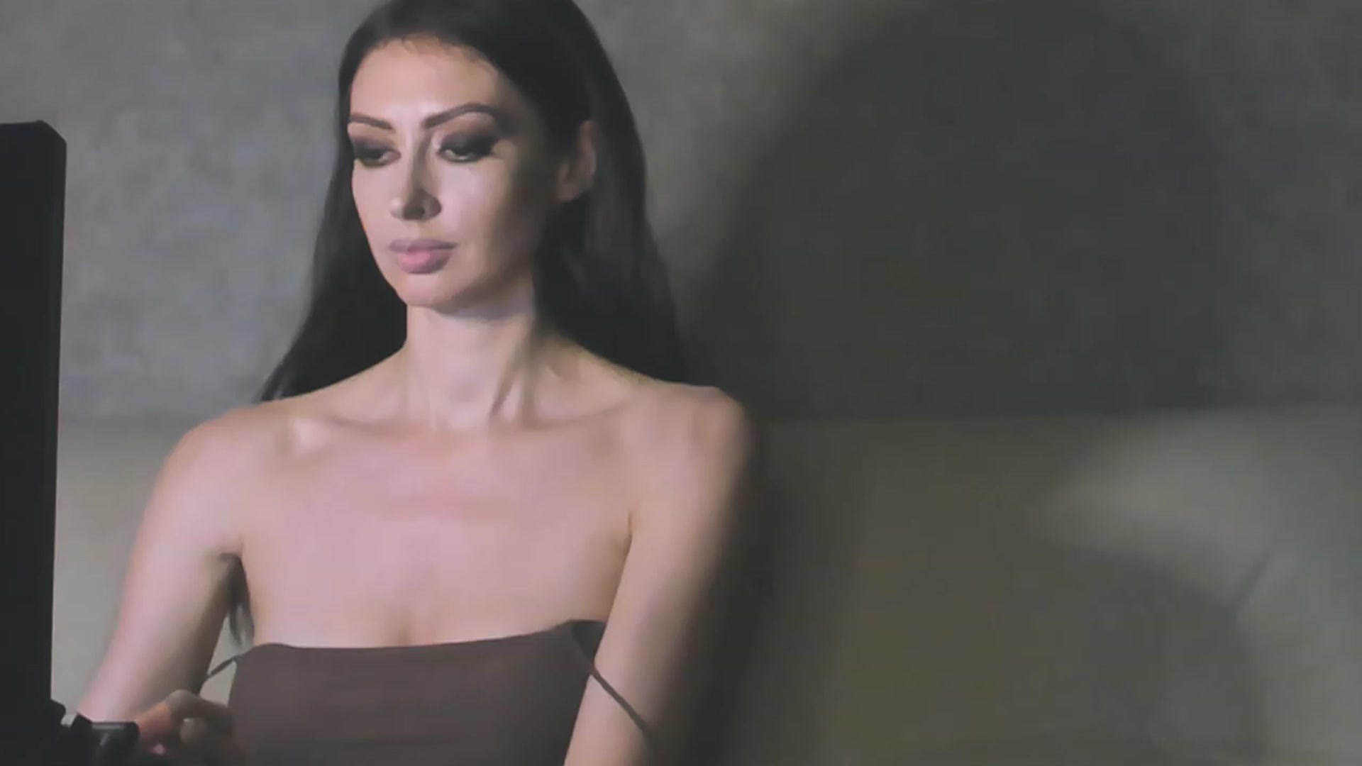 Gallery image thumbnail from SilenceIsSexy's myfreecams stream on, 02/02/2023, 24:28 image 13 of 20
