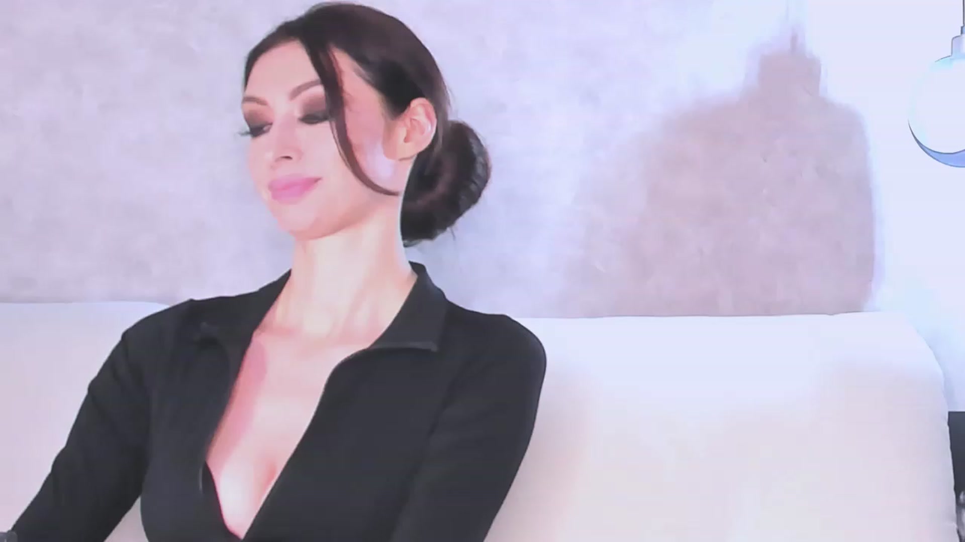 Gallery image thumbnail from SilenceIsSexy's myfreecams stream on, 03/05/2023, 02:18 image 12 of 20
