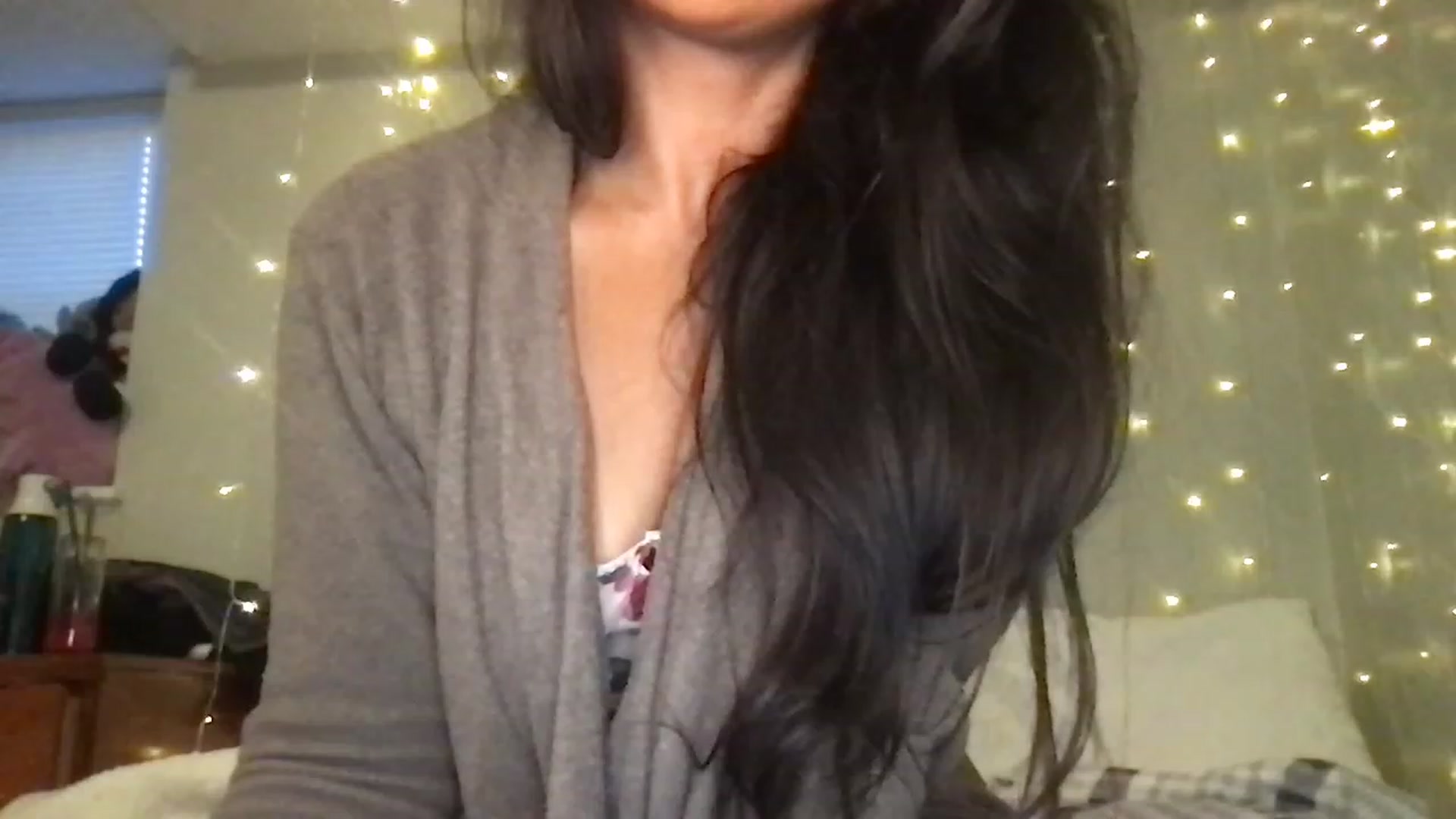 Gallery image thumbnail from SillyGirlXO's myfreecams stream on, 08/12/2023, 24:30 image 9 of 20