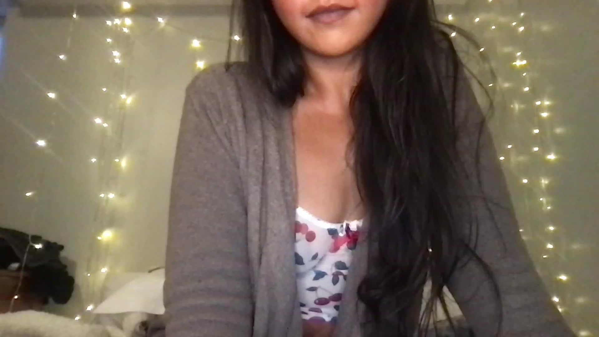 Gallery image thumbnail from SillyGirlXO's myfreecams stream on, 08/12/2023, 24:30 image 8 of 20