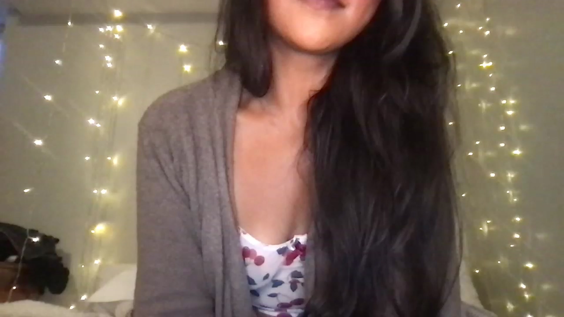Gallery image thumbnail from SillyGirlXO's myfreecams stream on, 08/12/2023, 24:30 image 7 of 20