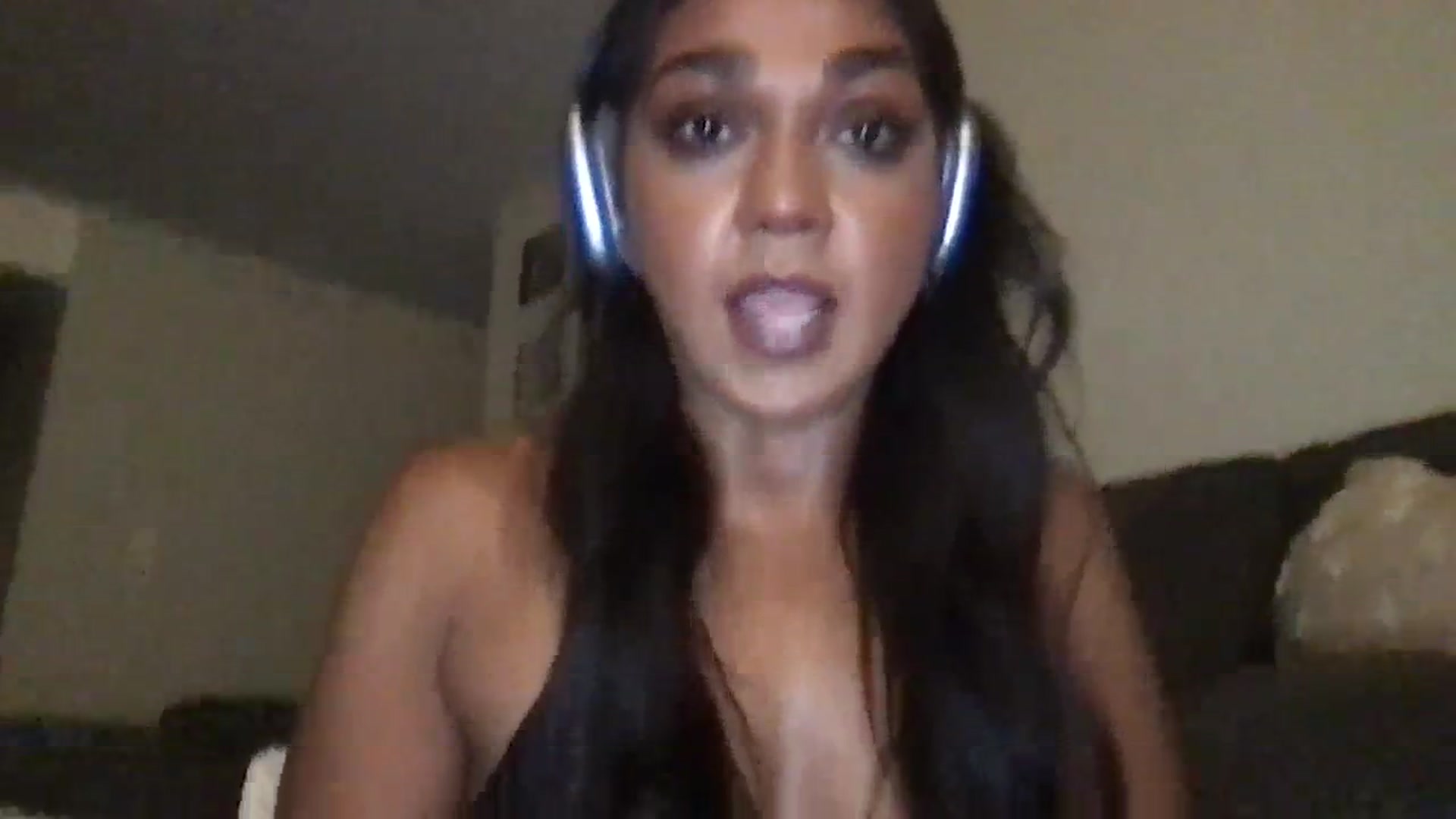 Gallery image thumbnail from SillyGirlXO's myfreecams stream on, 09/12/2023, 05:38 image 2 of 20