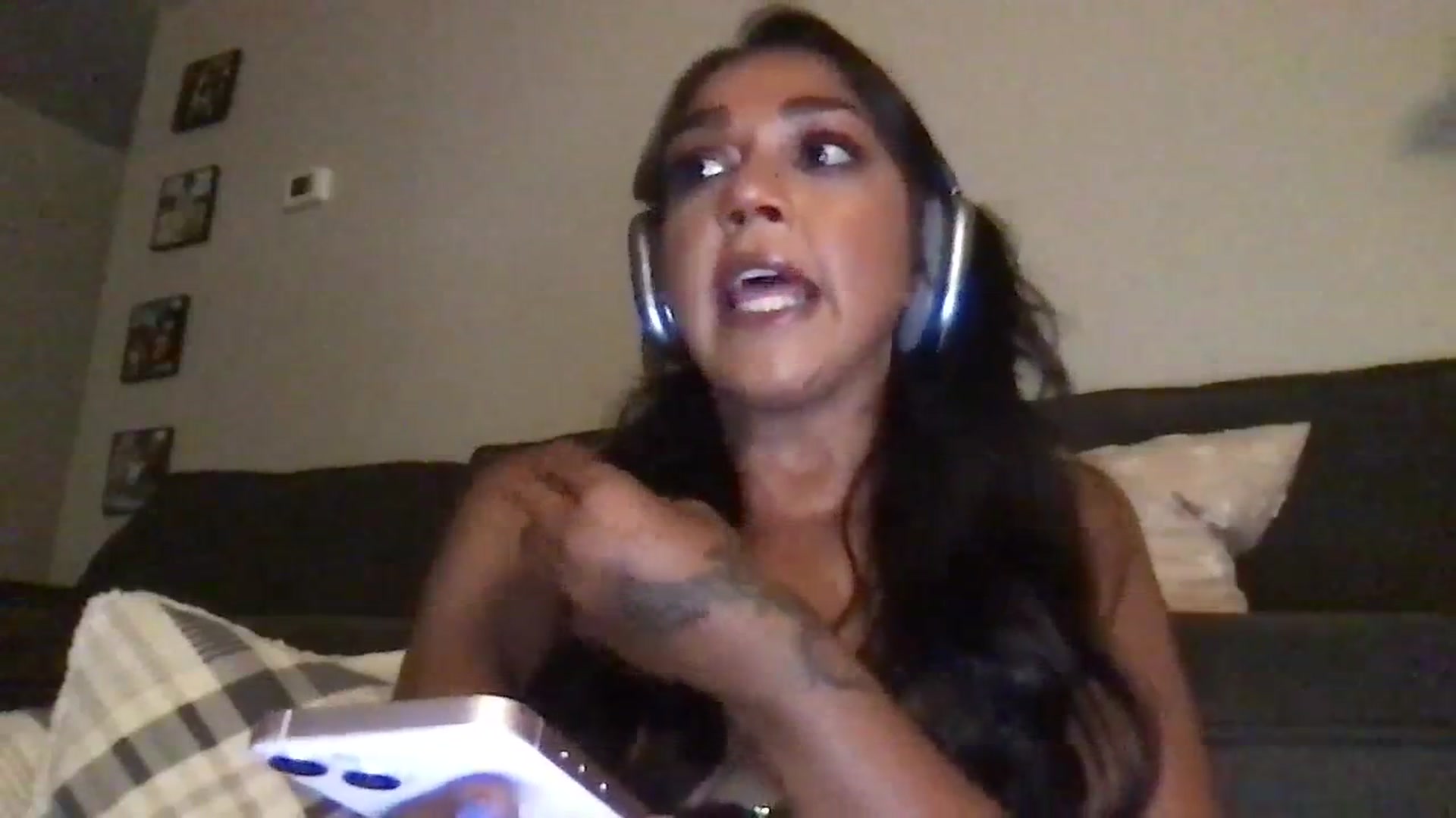 Gallery image thumbnail from SillyGirlXO's myfreecams stream on, 09/12/2023, 05:38 image 19 of 20
