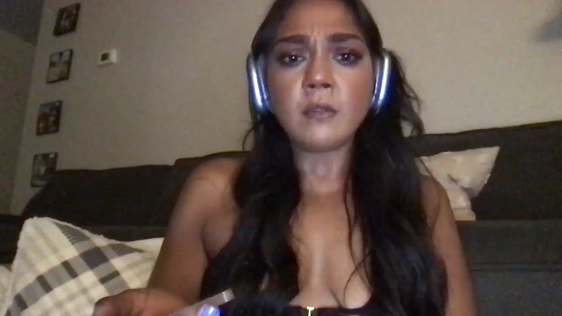 Gallery image thumbnail from SillyGirlXO's myfreecams stream on, 09/12/2023, 05:38 image 18 of 20