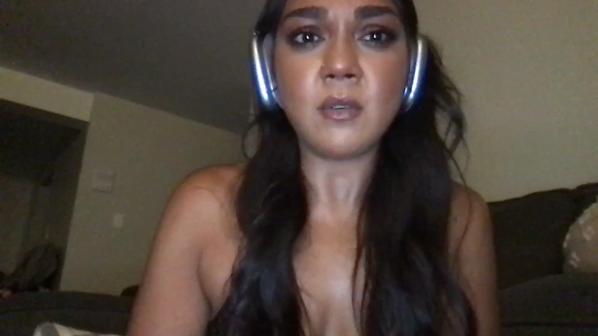 Gallery image thumbnail from SillyGirlXO's myfreecams stream on, 09/12/2023, 05:38 image 3 of 20