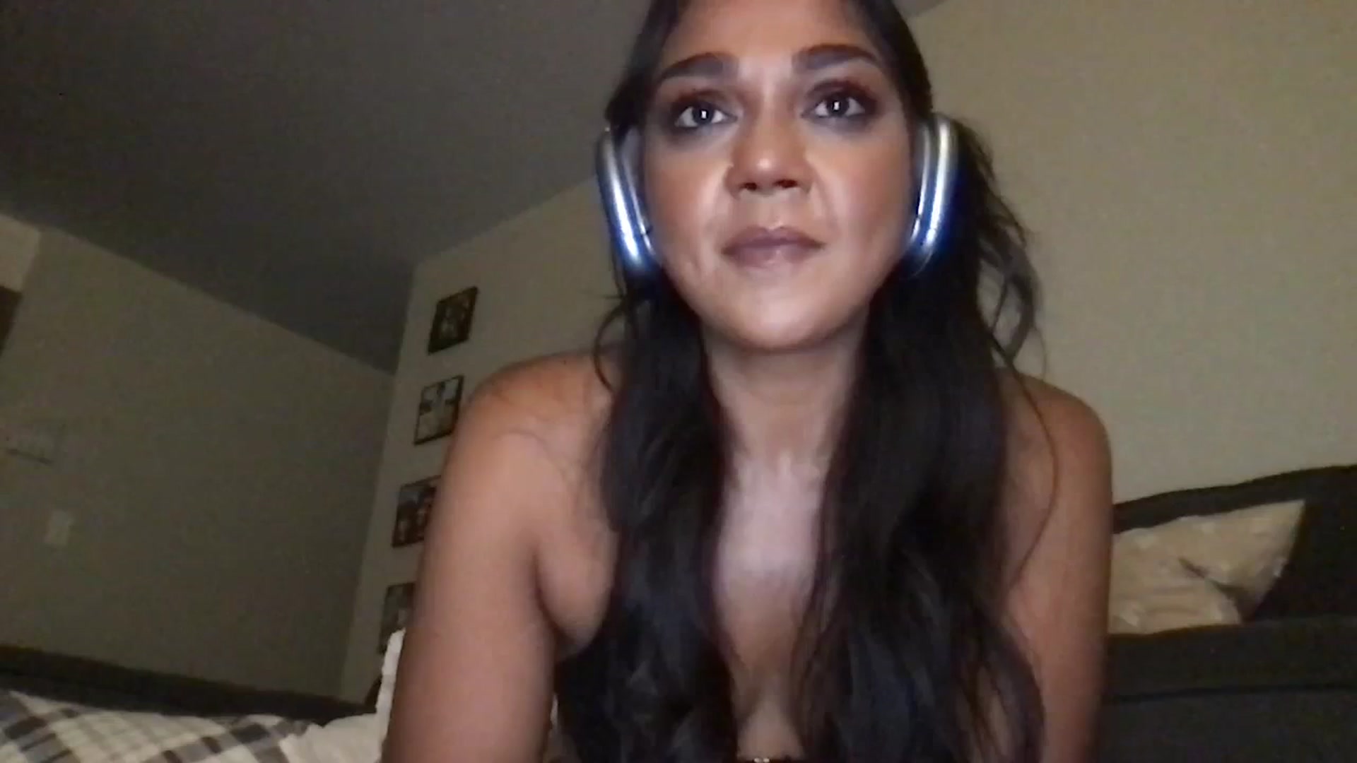Gallery image thumbnail from SillyGirlXO's myfreecams stream on, 09/12/2023, 05:38 image 6 of 20