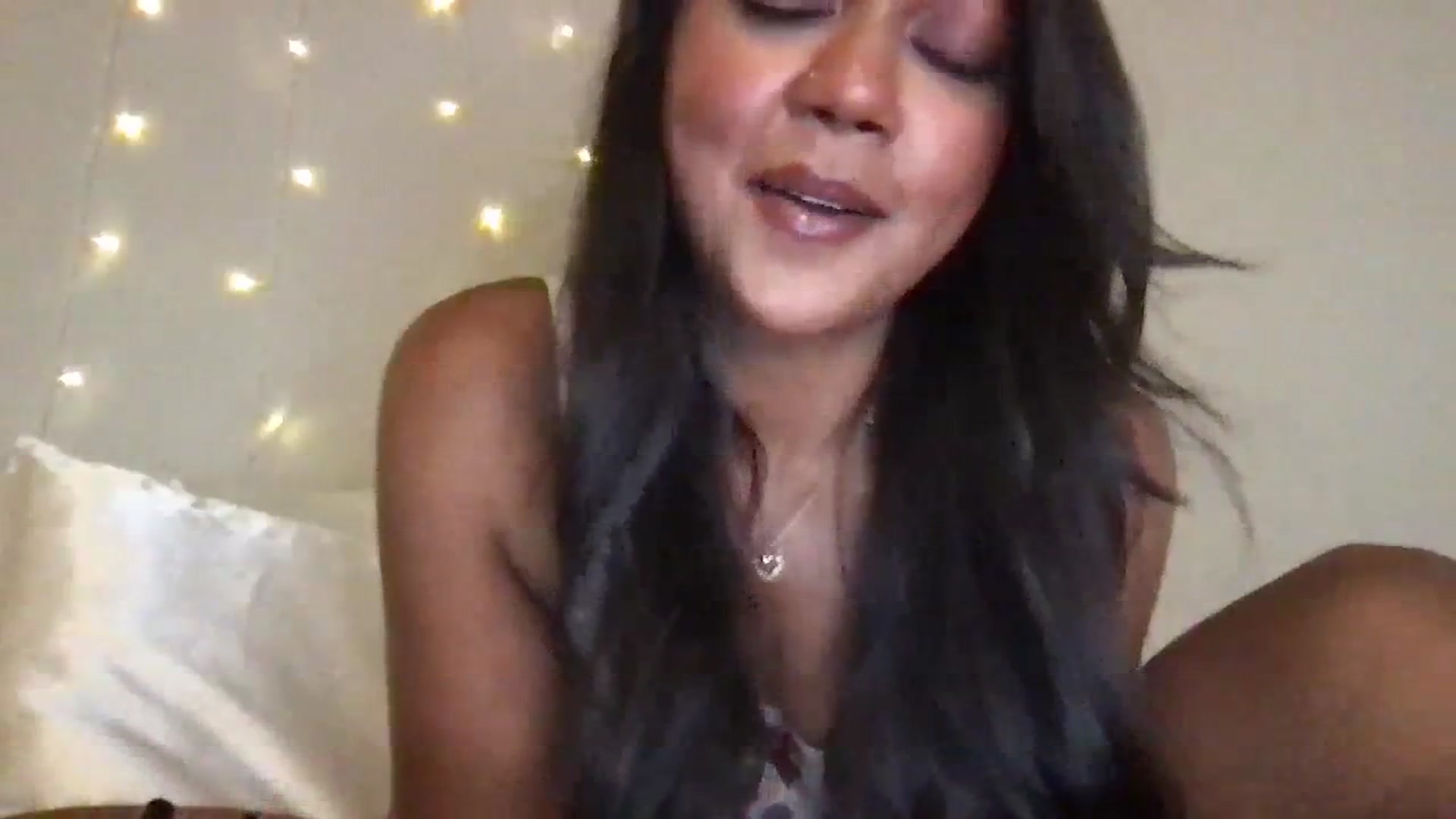 Gallery image thumbnail from SillyGirlXO's myfreecams stream on, 09/23/2023, 23:54 image 15 of 20