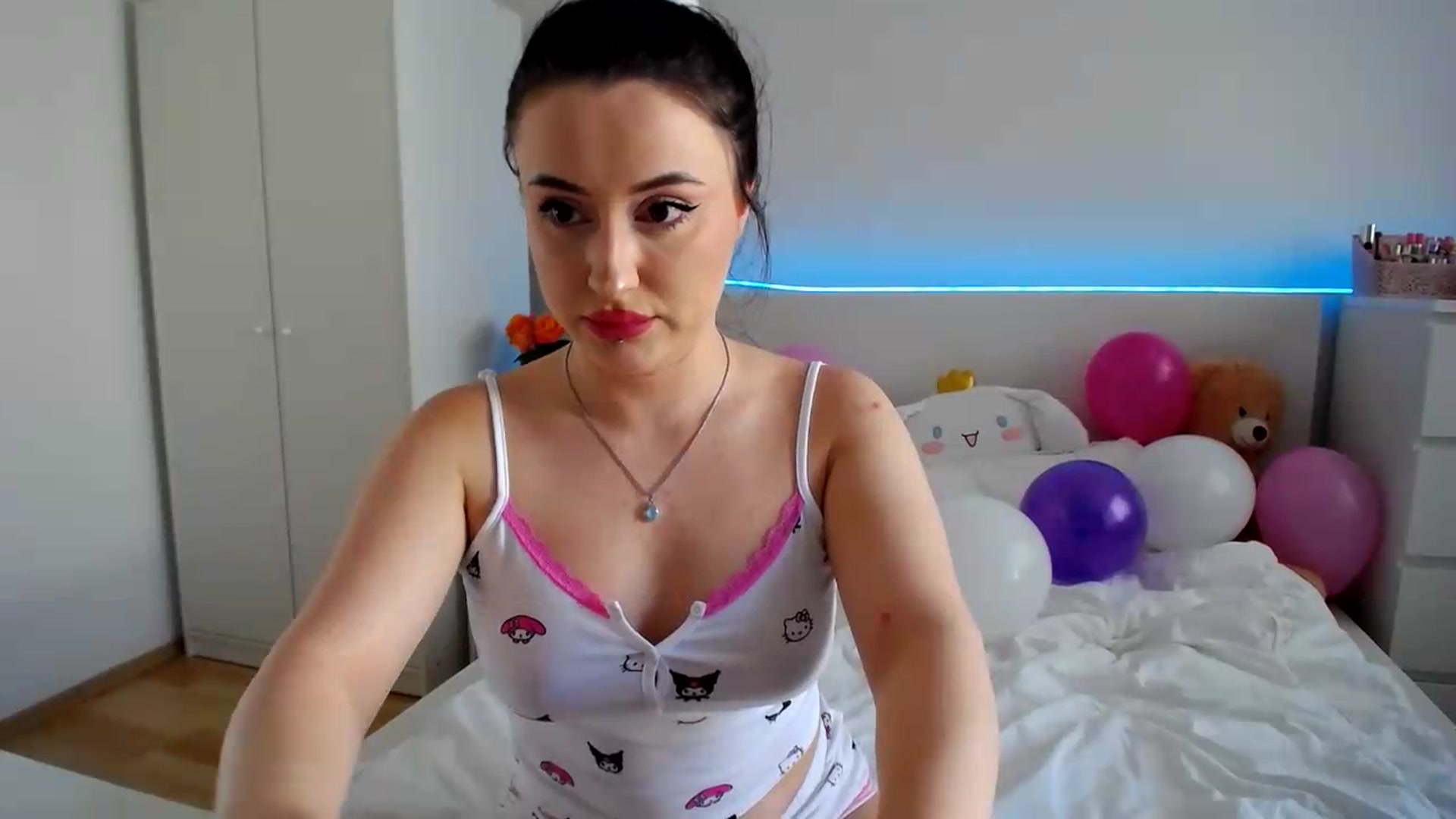 Gallery image thumbnail from SillyRoxy's myfreecams stream on, 05/24/2026, 17:31 image 11 of 20