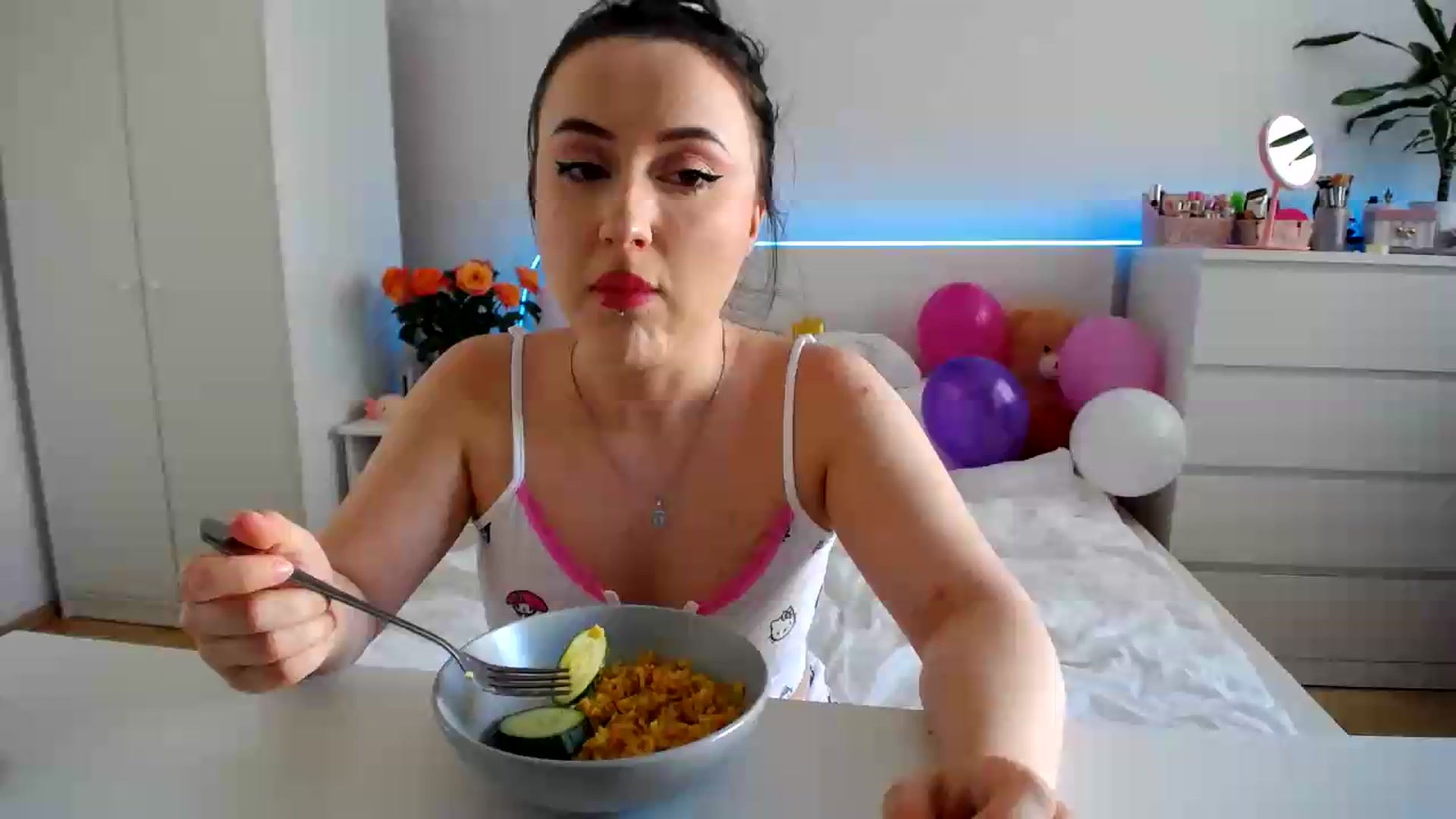 Gallery image thumbnail from SillyRoxy's myfreecams stream on, 05/24/2026, 17:31 image 2 of 20