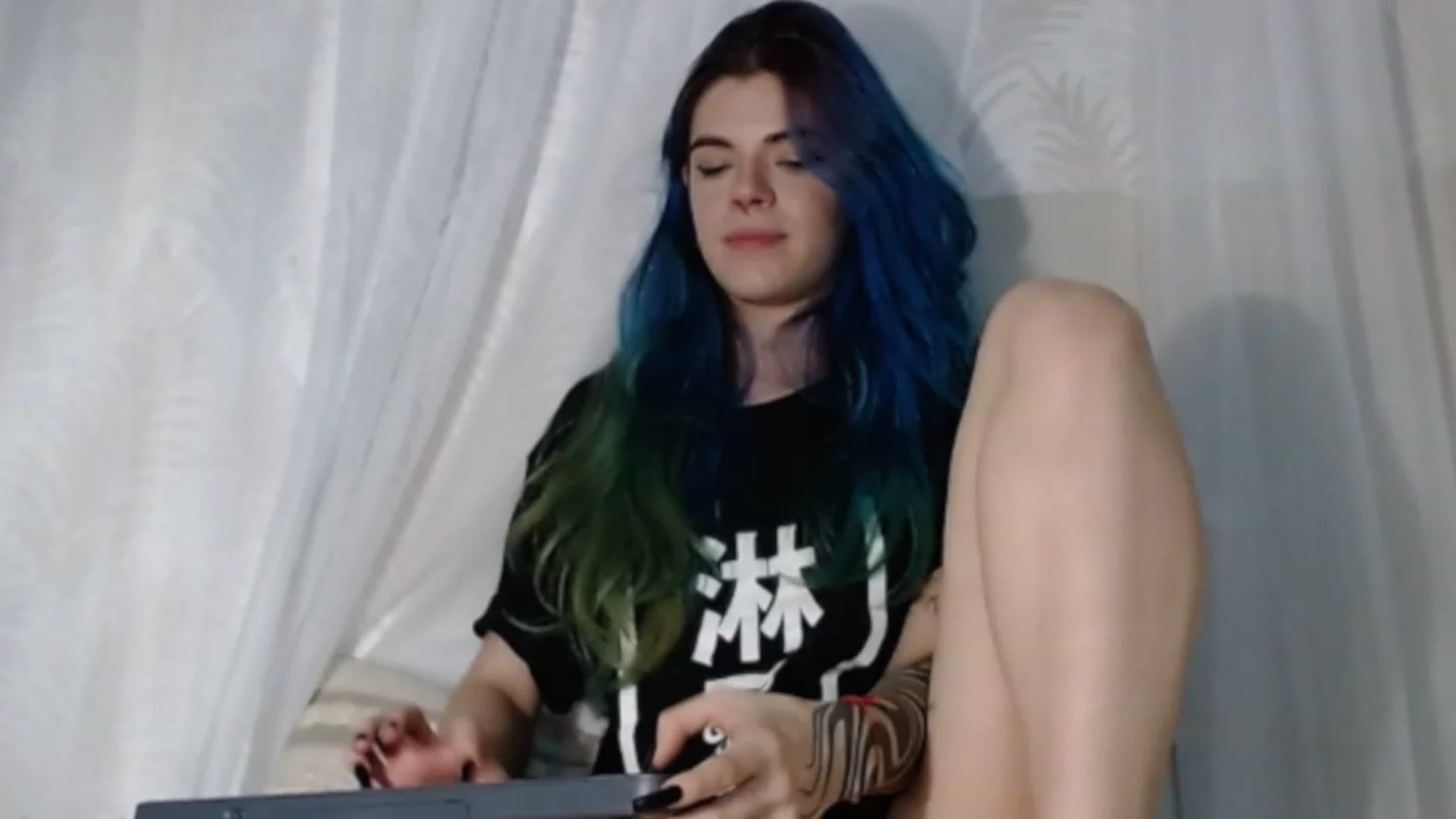 Gallery image thumbnail from SilverHase2's myfreecams stream on, 11/15/2022, 08:52 image 6 of 20