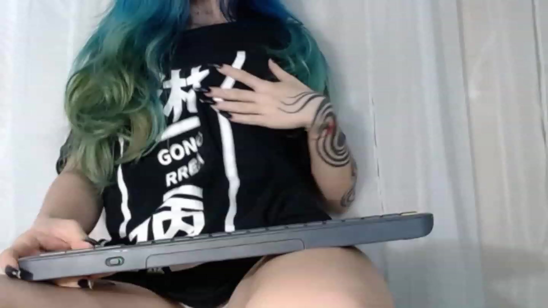 Gallery image thumbnail from SilverHase2's myfreecams stream on, 11/15/2022, 09:25 image 8 of 20