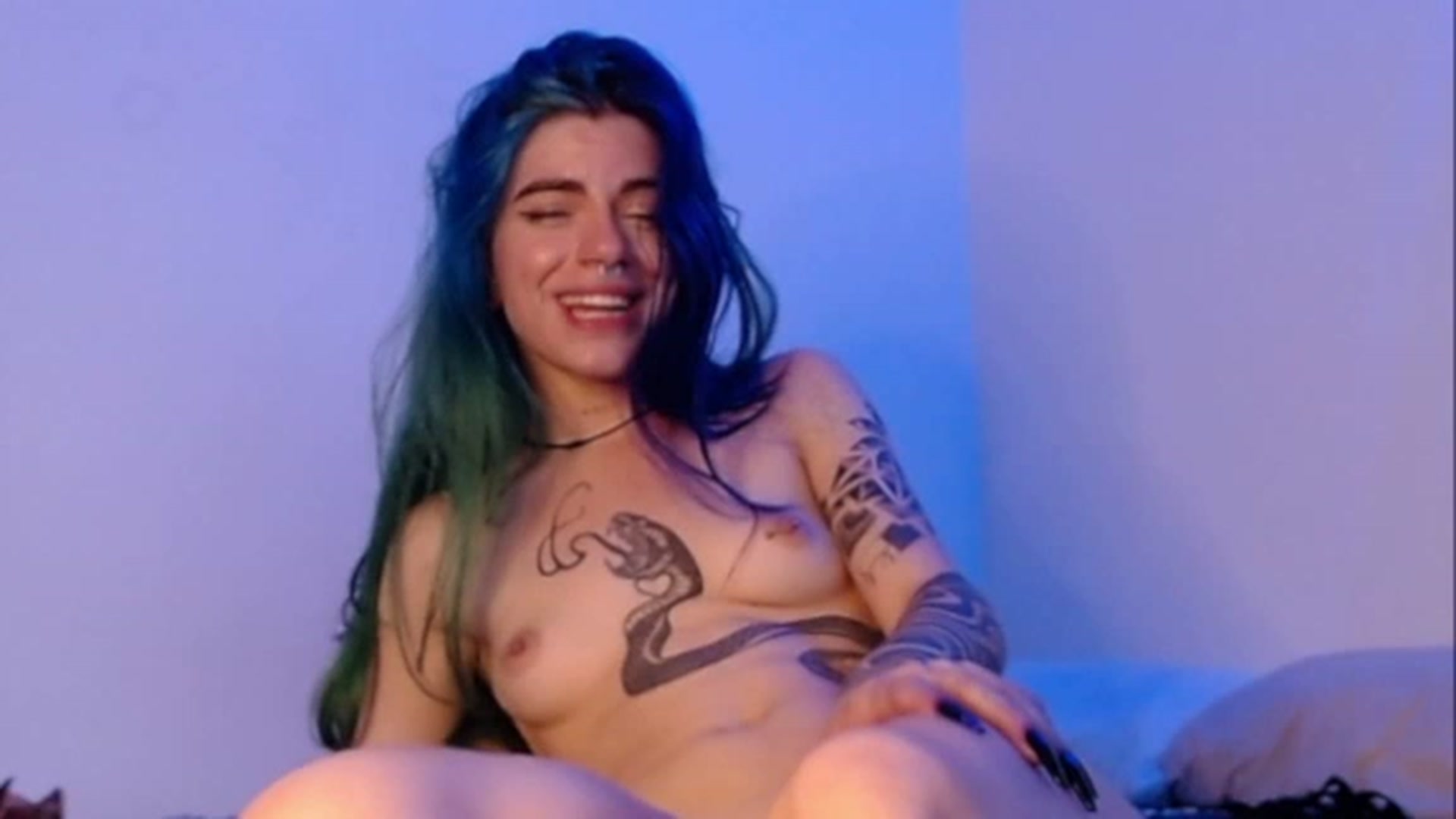 Gallery image thumbnail from SilverHase2's myfreecams stream on, 04/03/2023, 09:05 image 14 of 20