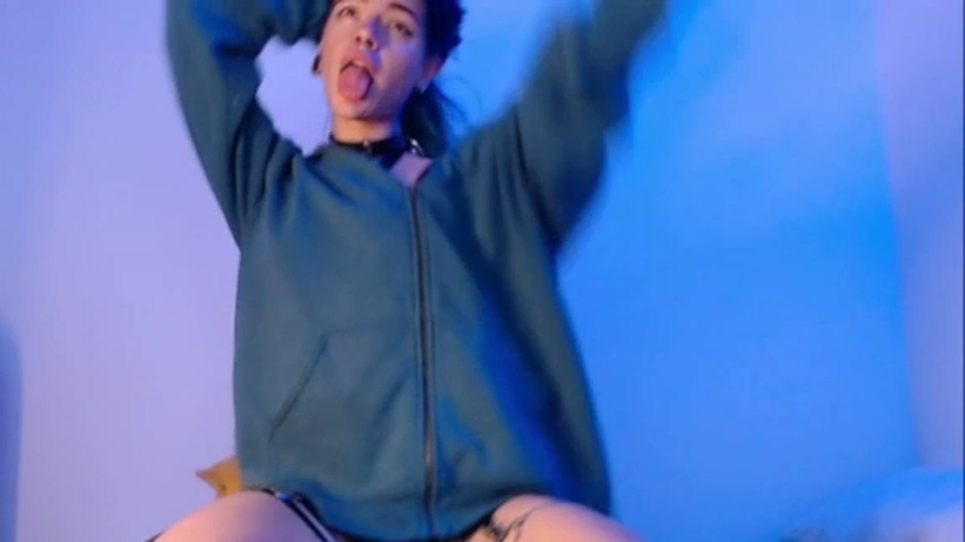 Gallery image thumbnail from SilverHase2's myfreecams stream on, 04/04/2023, 07:53 image 13 of 20