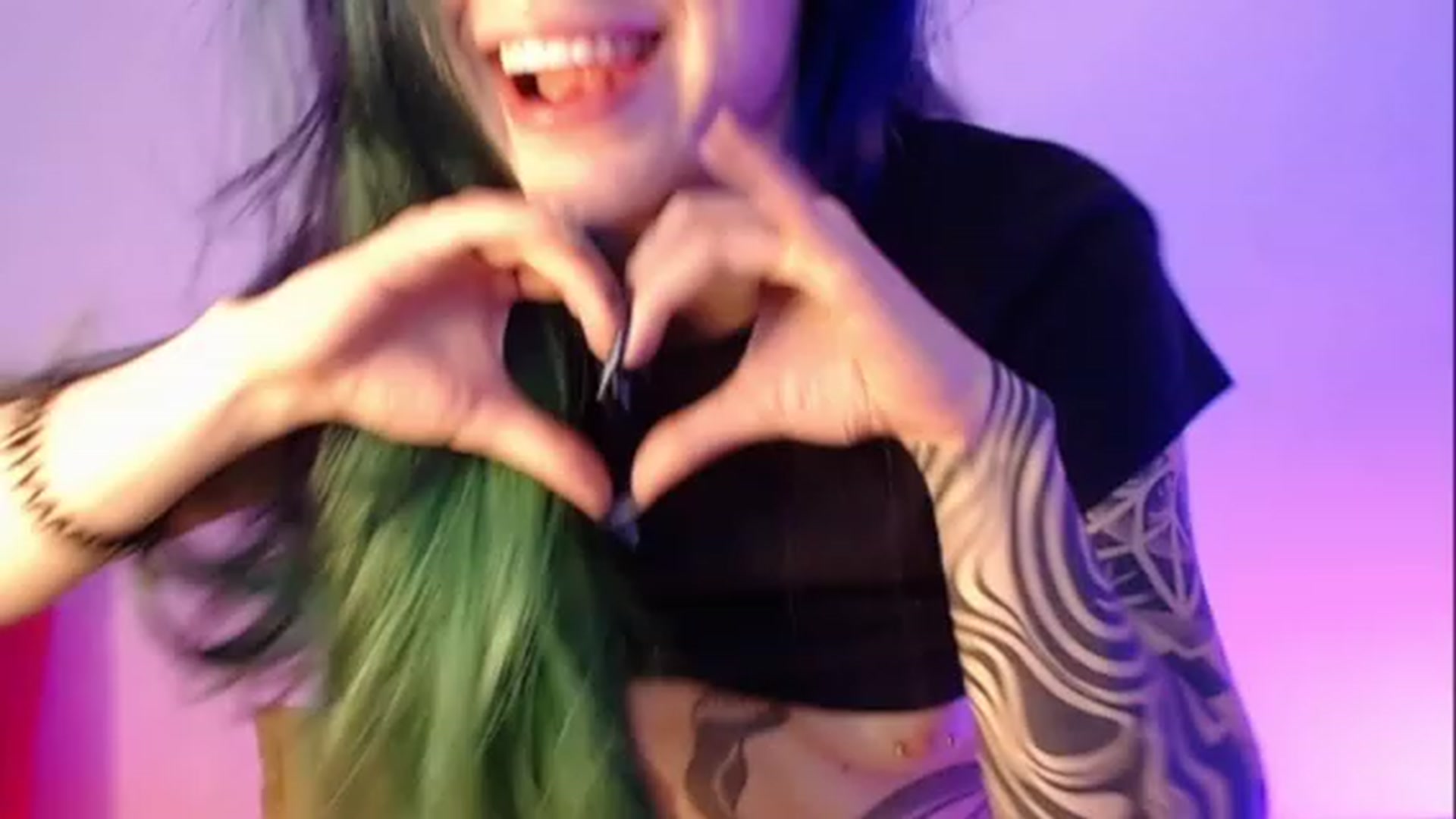 Gallery image thumbnail from SilverHase2's myfreecams stream on, 05/01/2023, 23:01 image 5 of 20