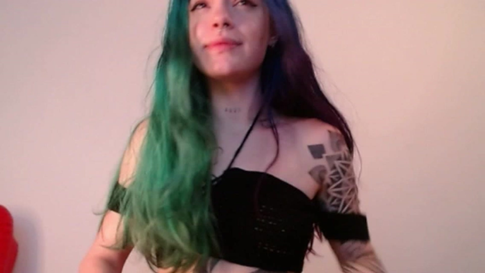 Gallery image thumbnail from SilverHase2's myfreecams stream on, 05/22/2023, 24:55 image 18 of 20