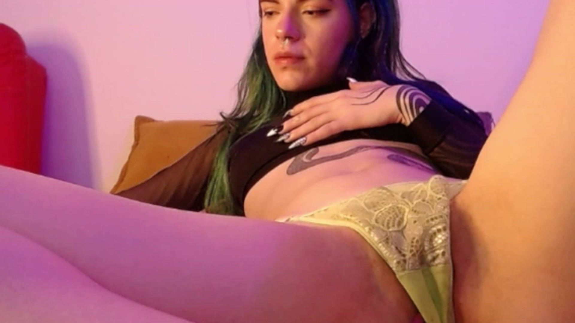 Gallery image thumbnail from SilverHase2's myfreecams stream on, 06/16/2023, 08:13 image 18 of 20