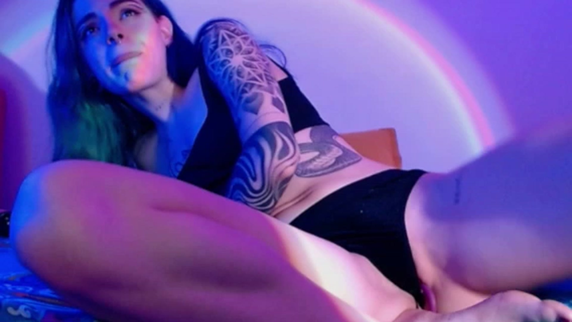 Gallery image thumbnail from SilverHase2's myfreecams stream on, 06/22/2023, 09:38 image 13 of 20
