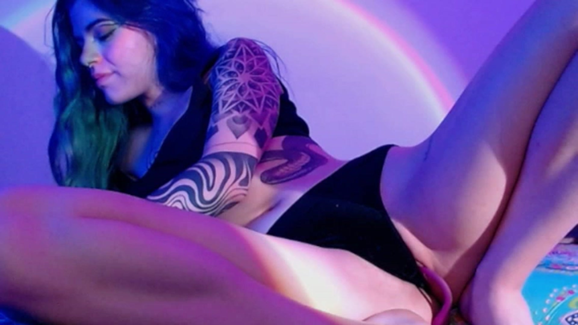 Gallery image thumbnail from SilverHase2's myfreecams stream on, 06/22/2023, 09:38 image 17 of 20