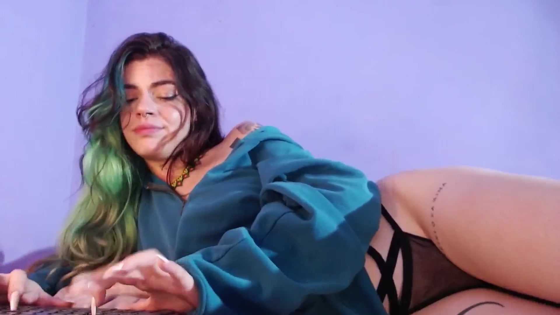 Gallery image thumbnail from SilverHase2's myfreecams stream on, 04/16/2024, 09:41 image 19 of 20