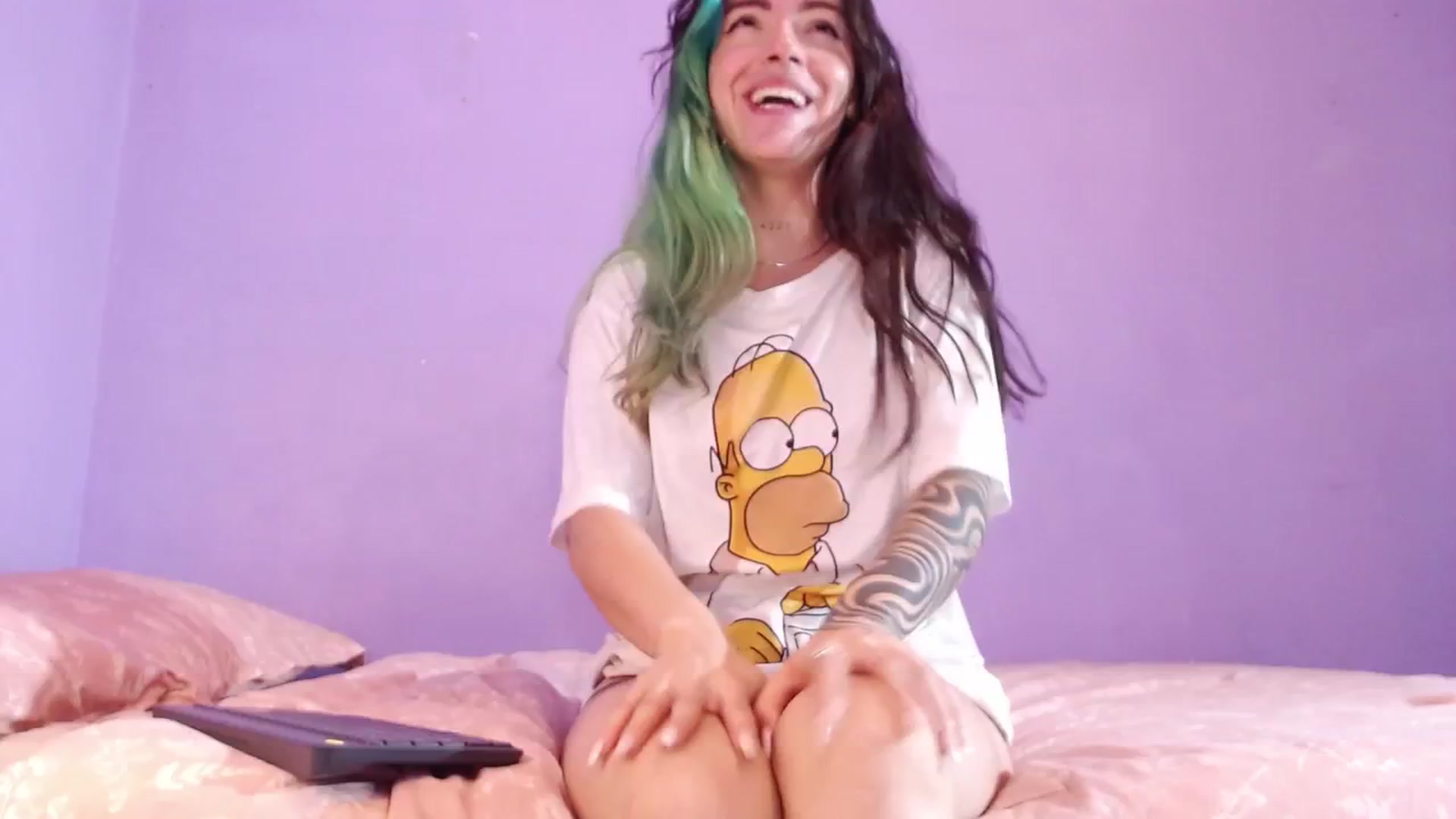 Gallery image thumbnail from SilverHase2's myfreecams stream on, 04/19/2024, 08:42 image 1 of 20