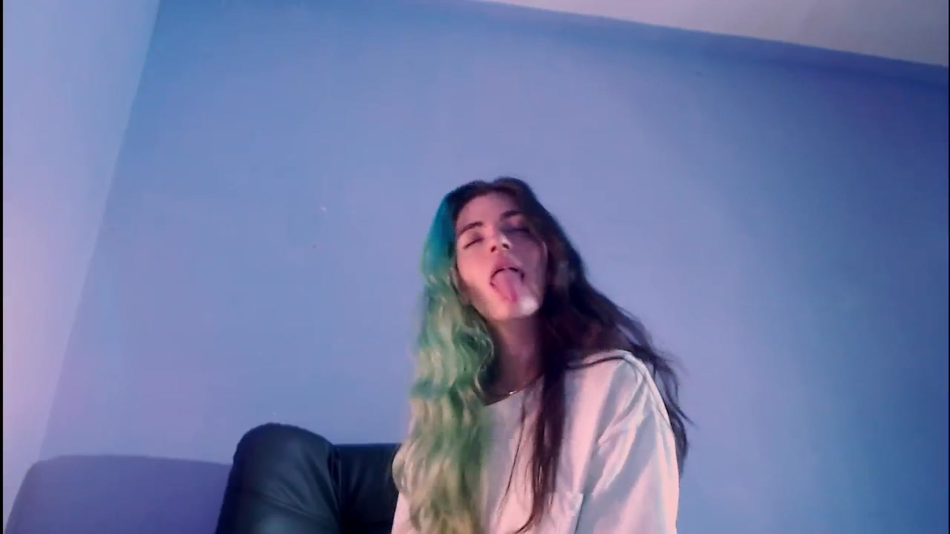 Gallery image thumbnail from SilverHase2's myfreecams stream on, 05/20/2024, 09:16 image 4 of 20