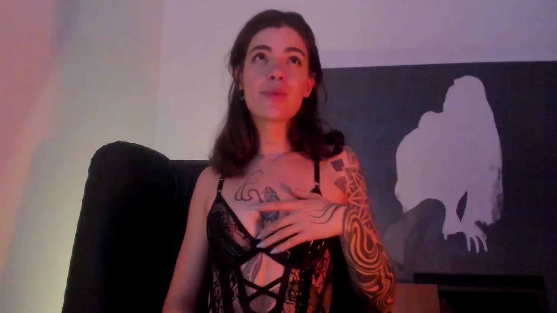 Gallery image thumbnail from SilverHase2's myfreecams stream on, 07/22/2024, 08:15 image 2 of 20