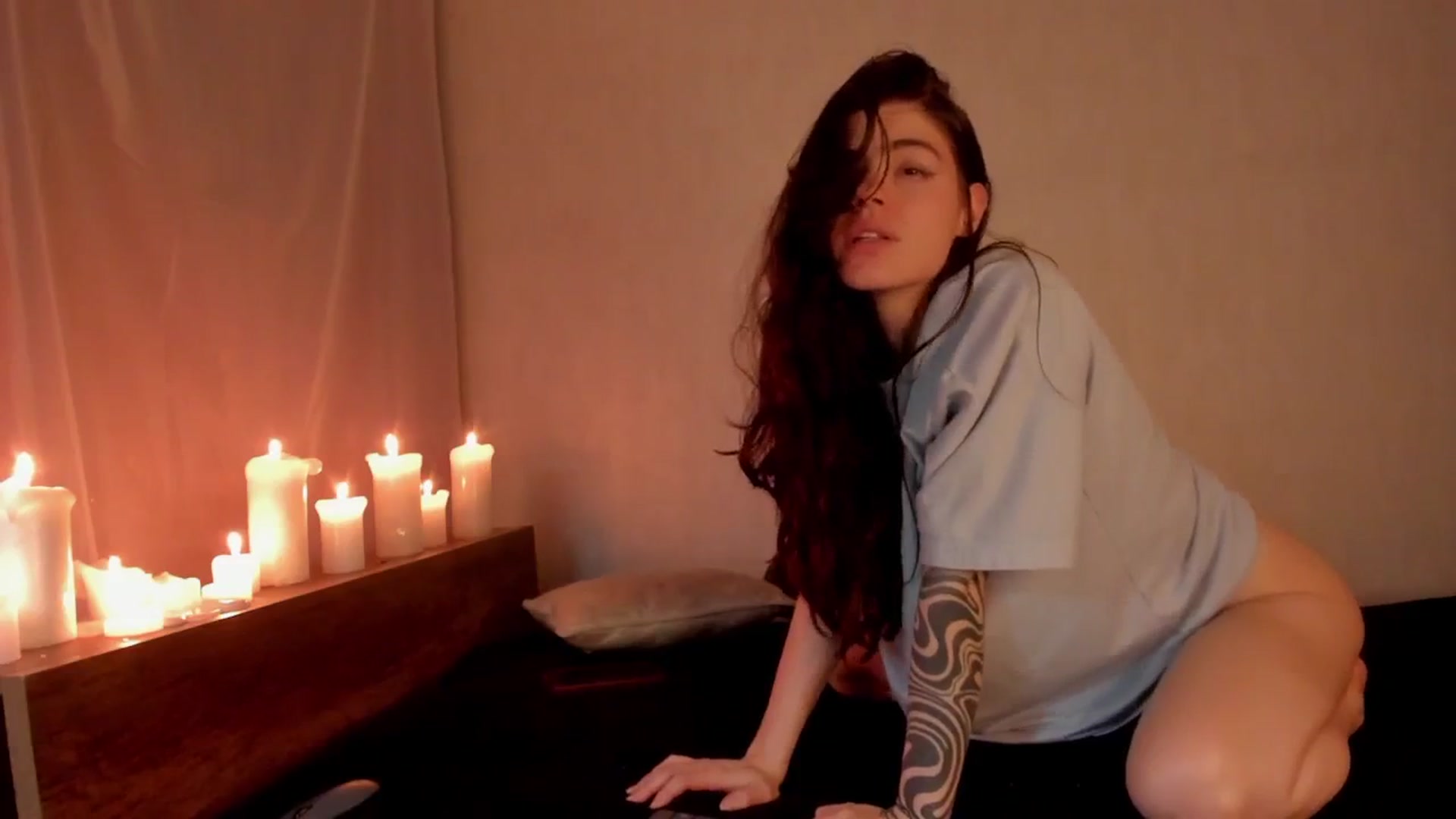Gallery image thumbnail from SilverHase2's myfreecams stream on, 03/18/2026, 08:21 image 16 of 20