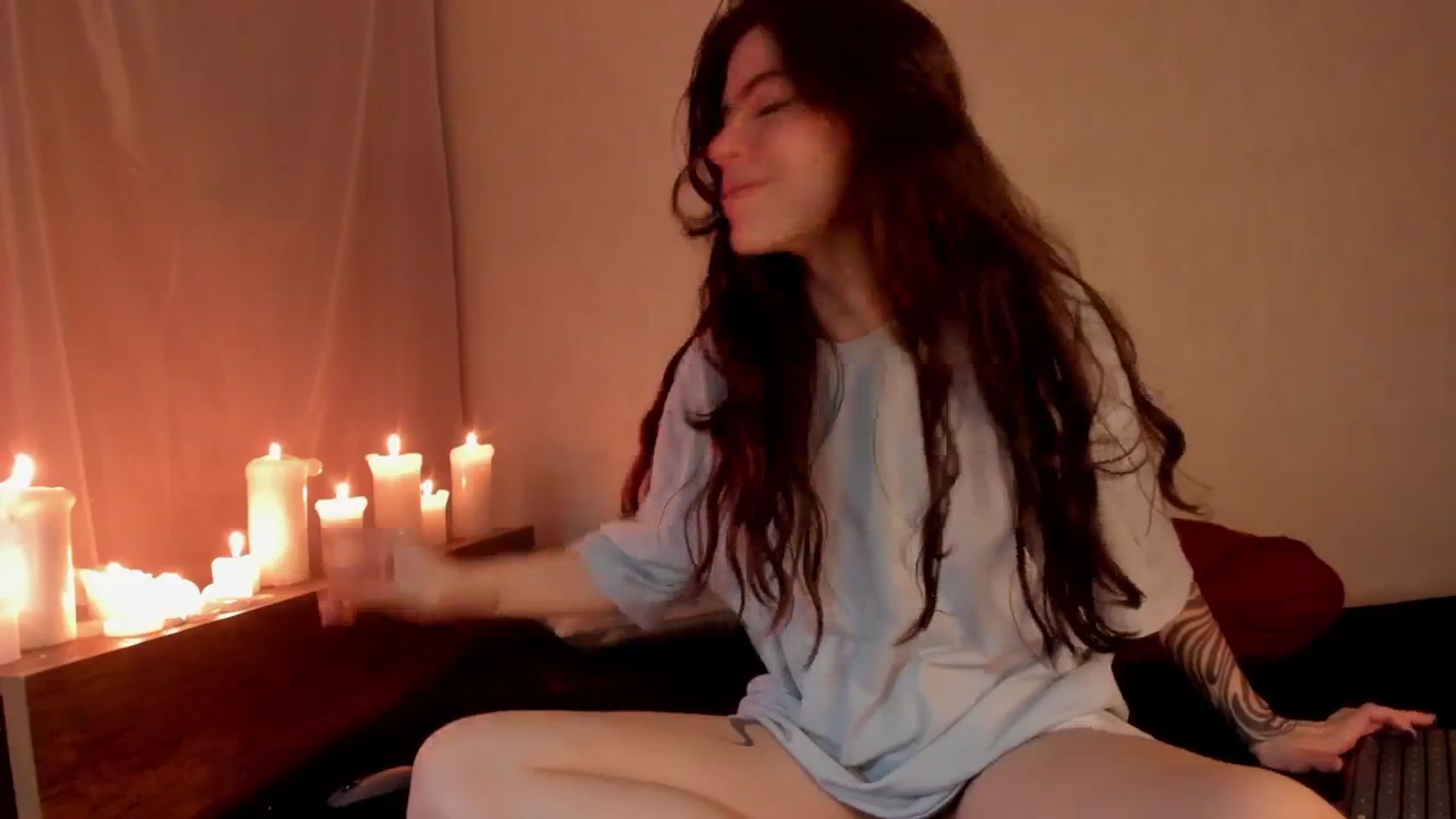 Gallery image thumbnail from SilverHase2's myfreecams stream on, 03/18/2026, 08:21 image 19 of 20