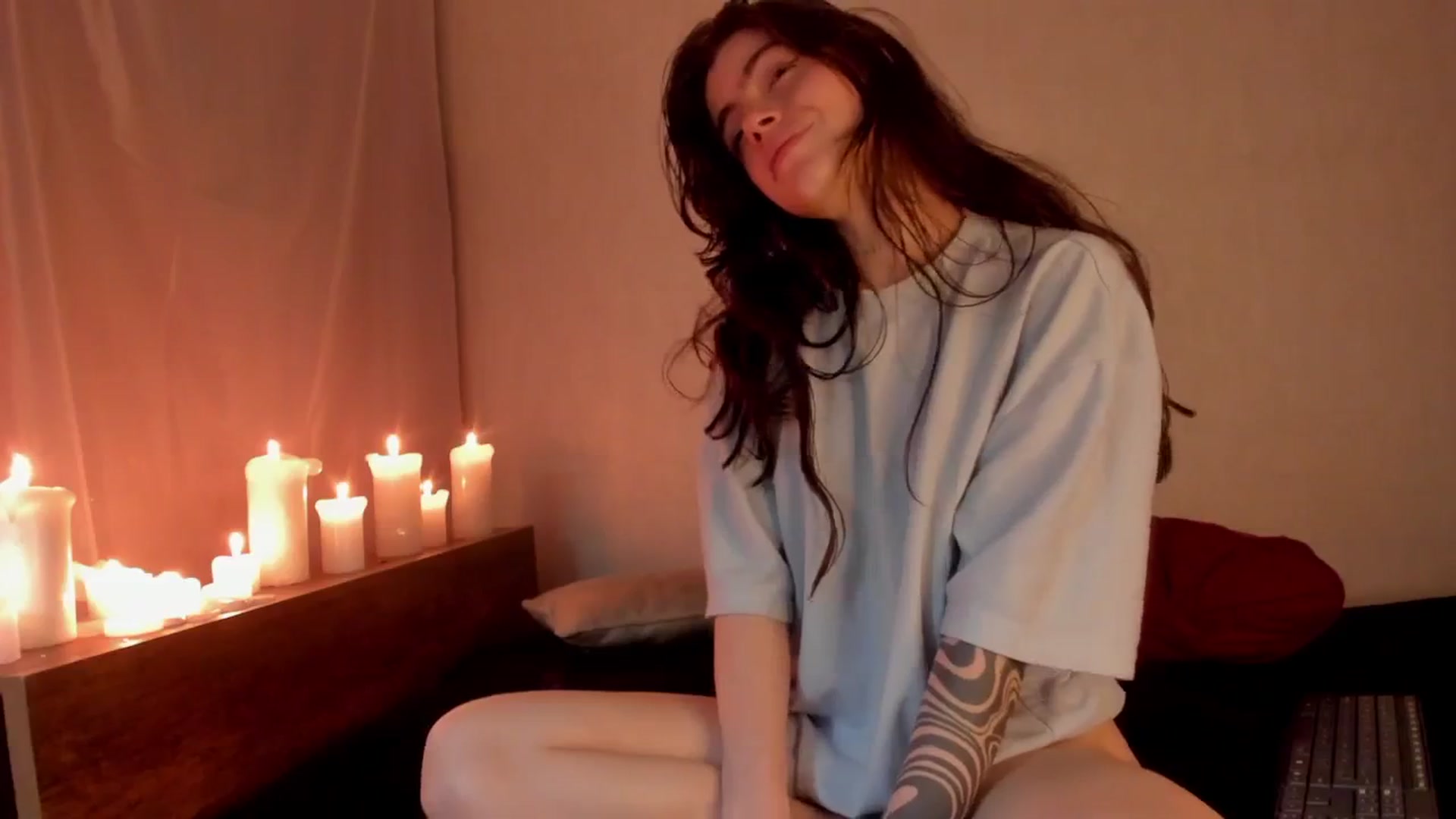 Gallery image thumbnail from SilverHase2's myfreecams stream on, 03/18/2026, 08:21 image 17 of 20