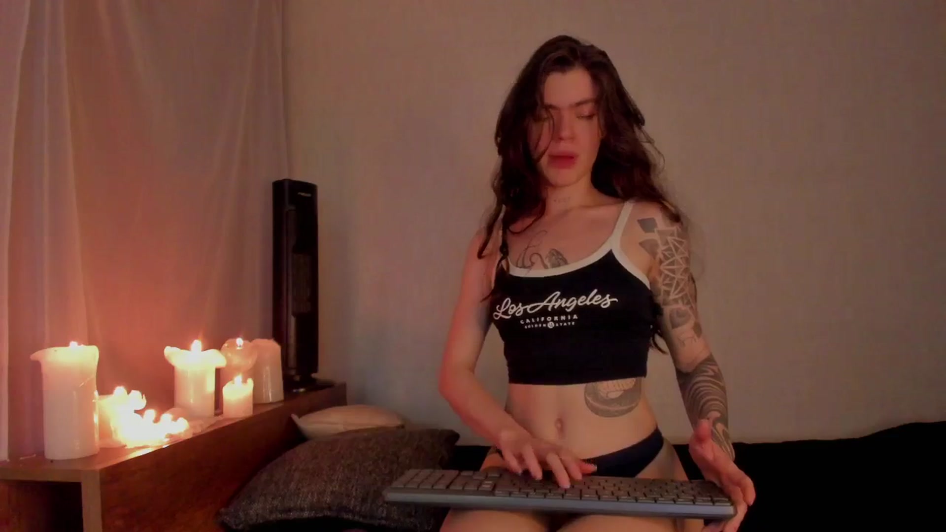 Gallery image thumbnail from SilverHase2's myfreecams stream on, 03/25/2026, 05:58 image 14 of 20