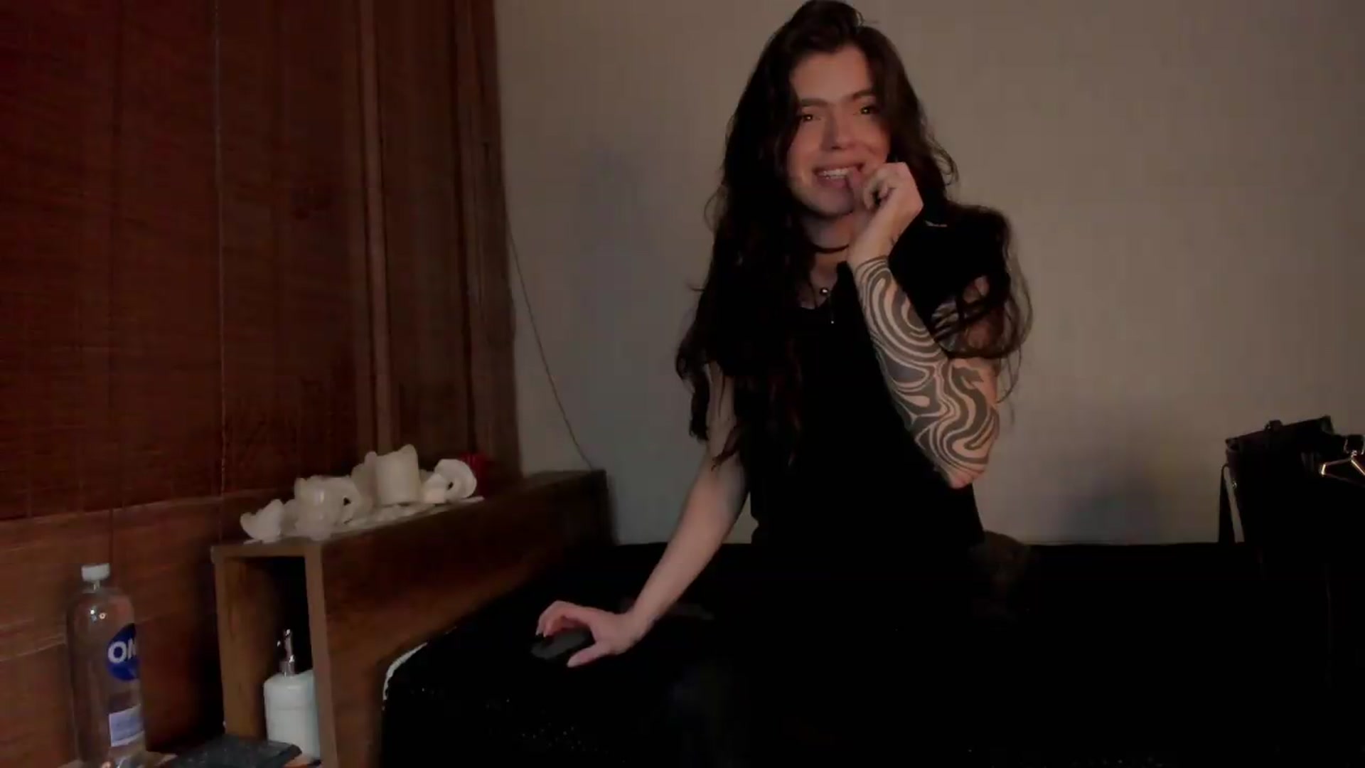 Gallery image thumbnail from SilverHase2's myfreecams stream on, 05/08/2026, 05:33 image 20 of 20