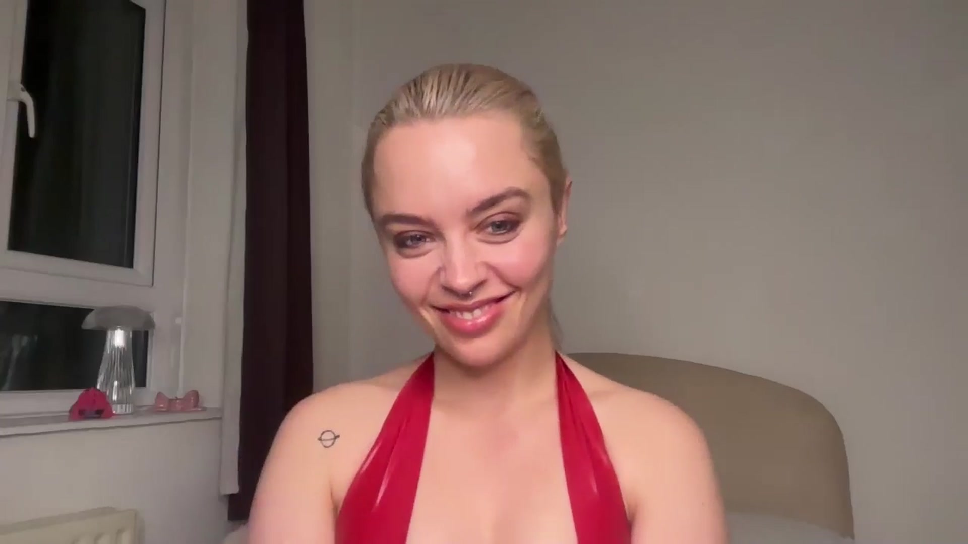Gallery image thumbnail from SilverLowe's myfreecams stream on, 12/26/2024, 18:41 image 16 of 20