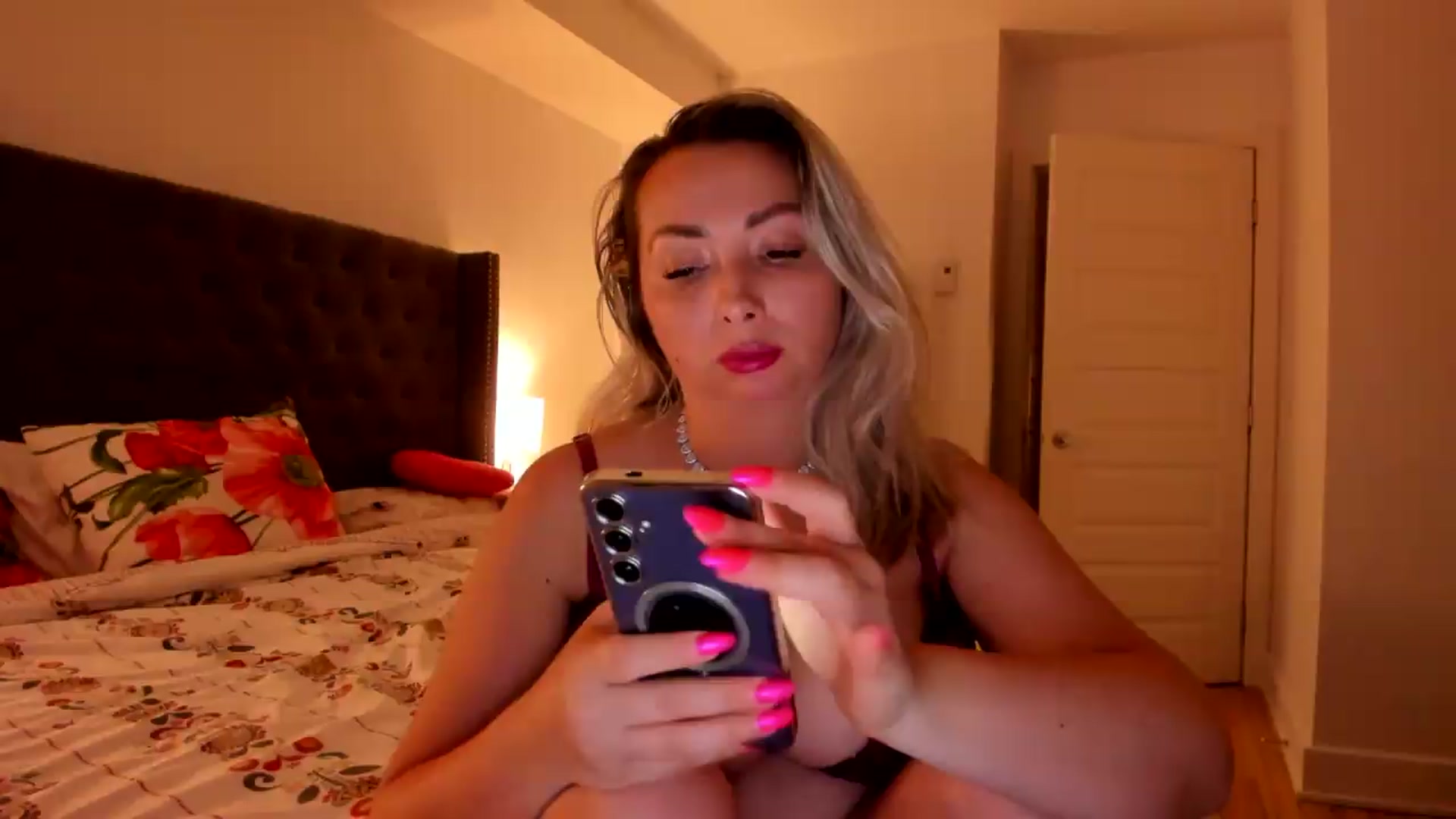 Gallery image thumbnail from SilverSiren's myfreecams stream on, 08/11/2026, 01:58 image 20 of 20