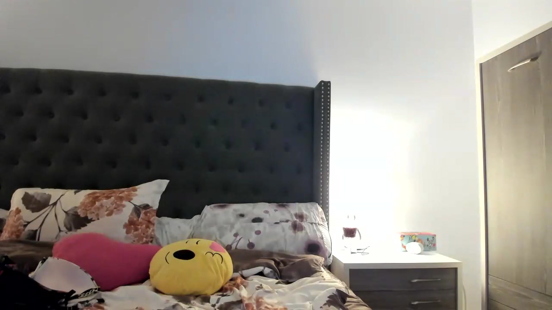 Gallery image thumbnail from SilverSiren's myfreecams stream on, 09/06/2026, 04:06 image 8 of 20