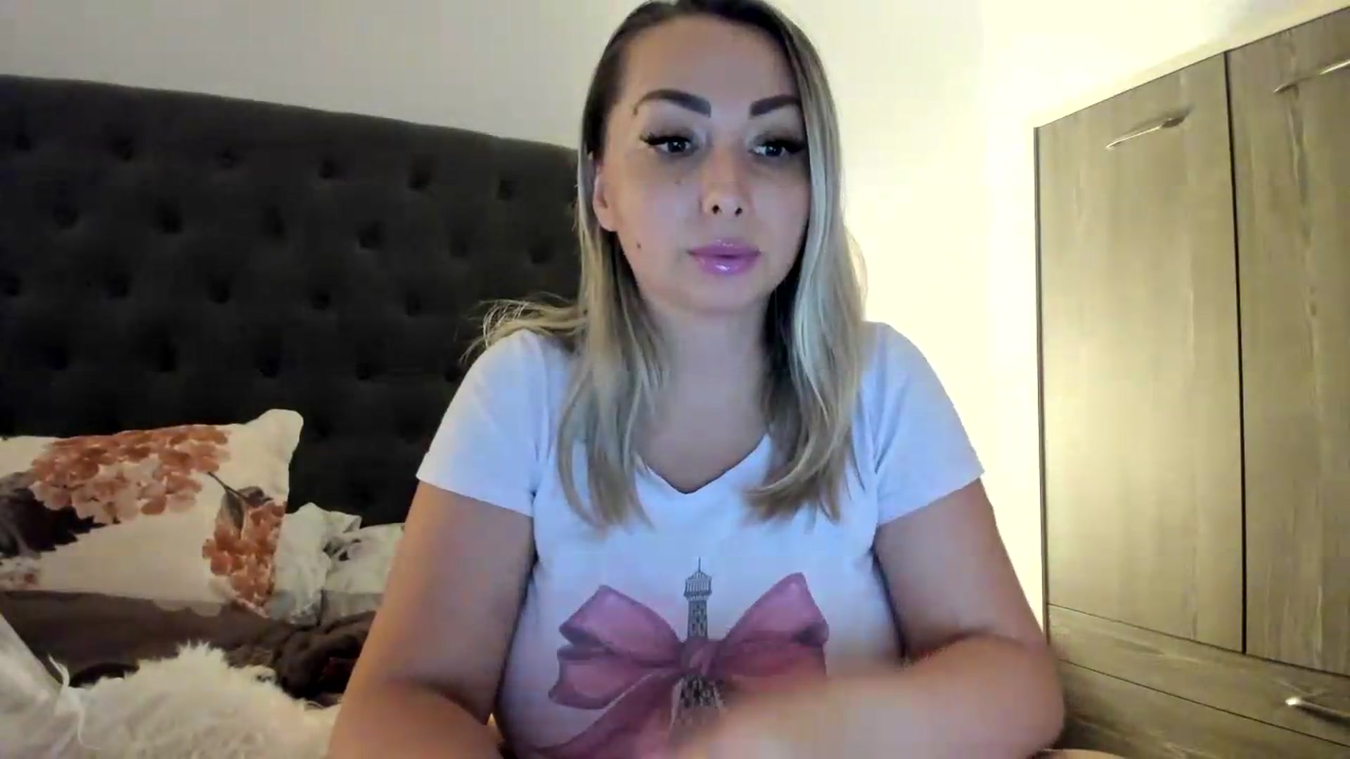 Gallery image thumbnail from SilverSiren's myfreecams stream on, 09/10/2026, 24:20 image 2 of 20